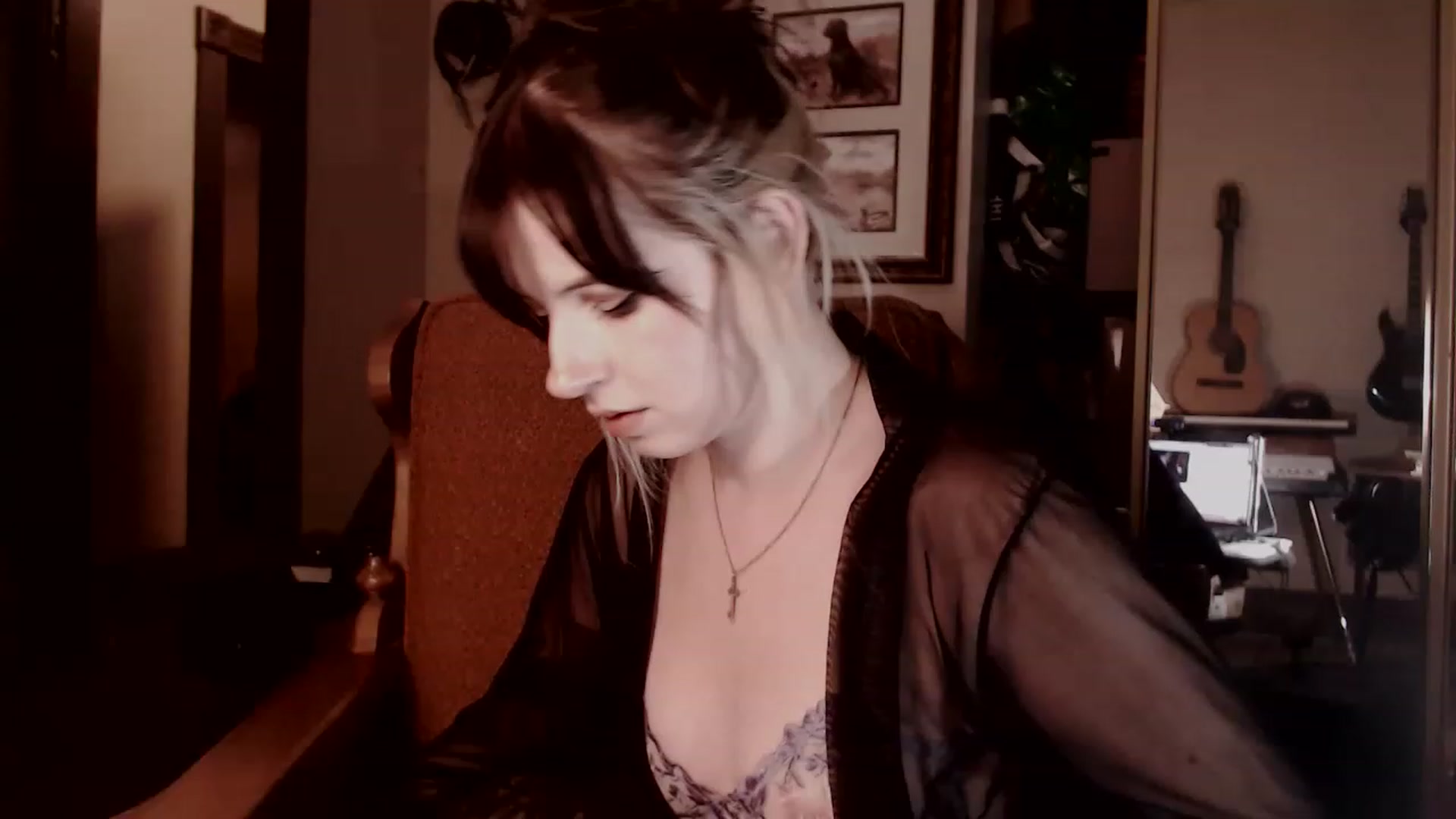 Gallery image thumbnail from effytay's myfreecams stream on, 11/26/2022, 03:59 image 8 of 20