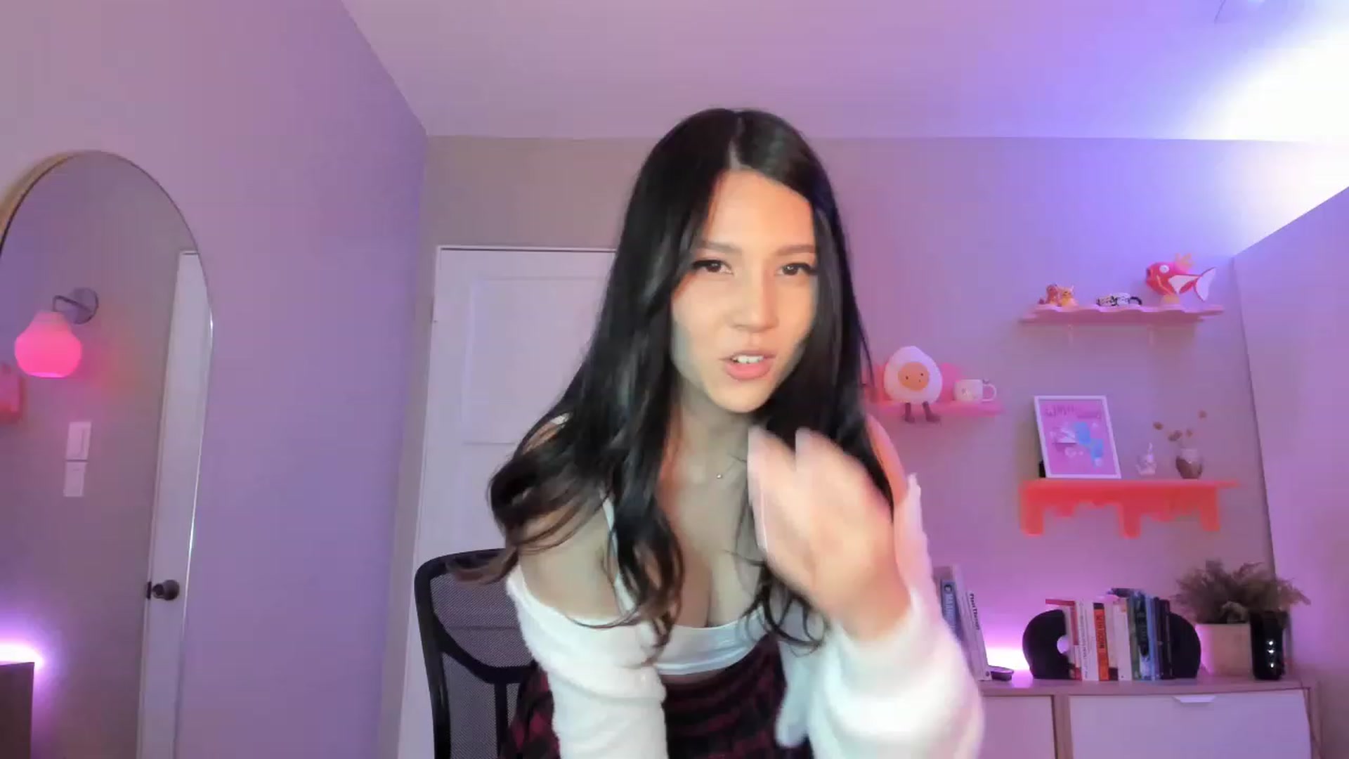 Gallery image thumbnail from eggytiff's myfreecams stream on, 12/18/2022, 05:30 image 6 of 20