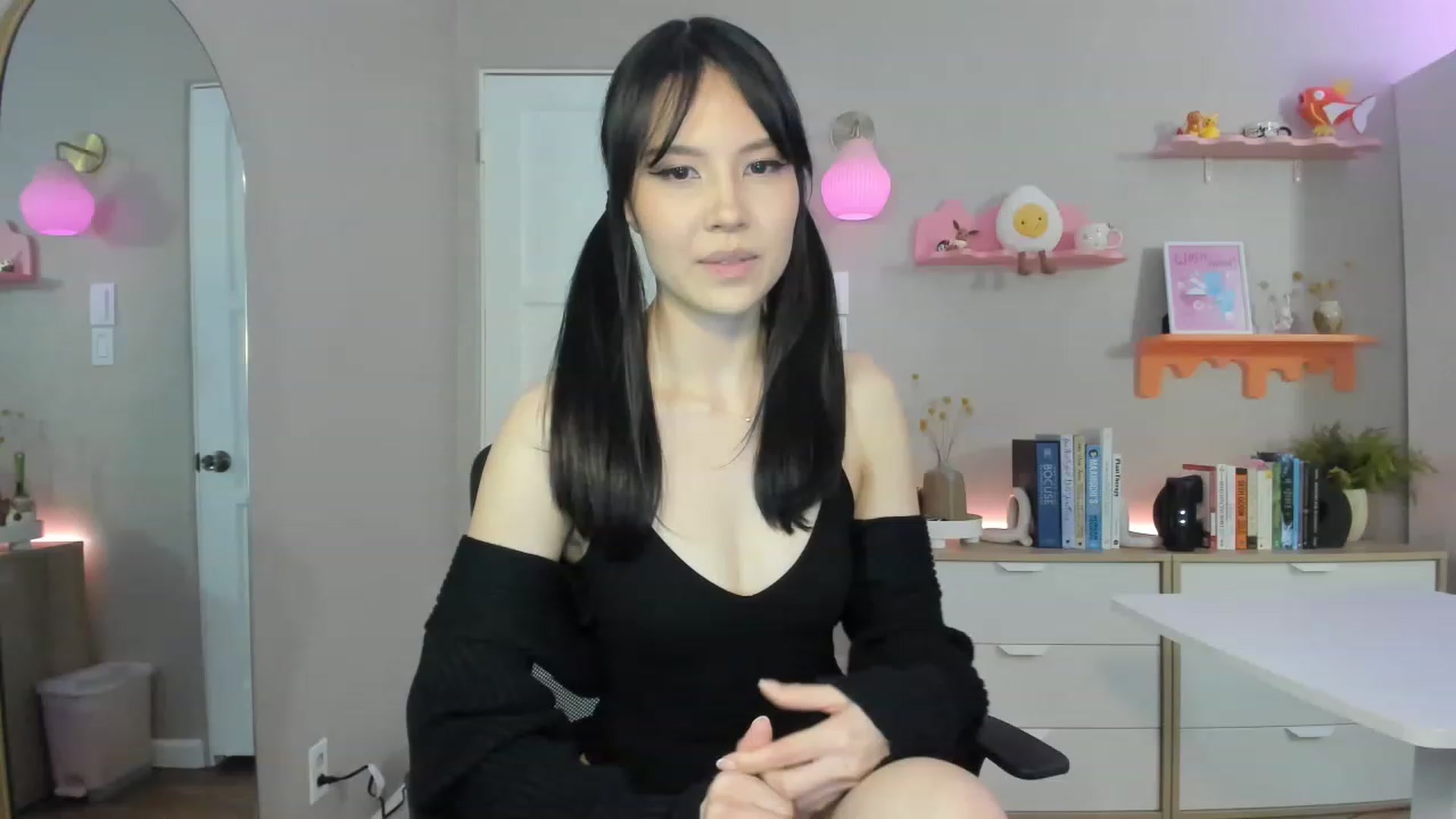 Gallery image thumbnail from eggytiff's myfreecams stream on, 01/02/2023, 04:39 image 6 of 20