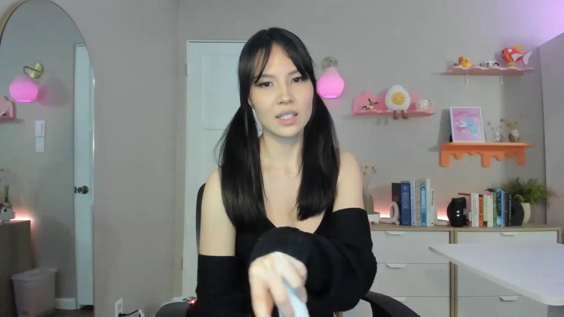 Gallery image thumbnail from eggytiff's myfreecams stream on, 01/02/2023, 04:39 image 15 of 20