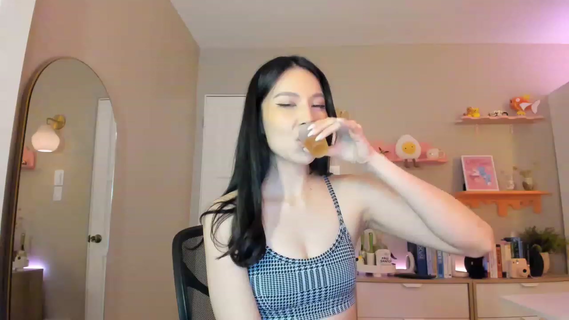 Gallery image thumbnail from eggytiff's myfreecams stream on, 01/15/2023, 07:53 image 1 of 20