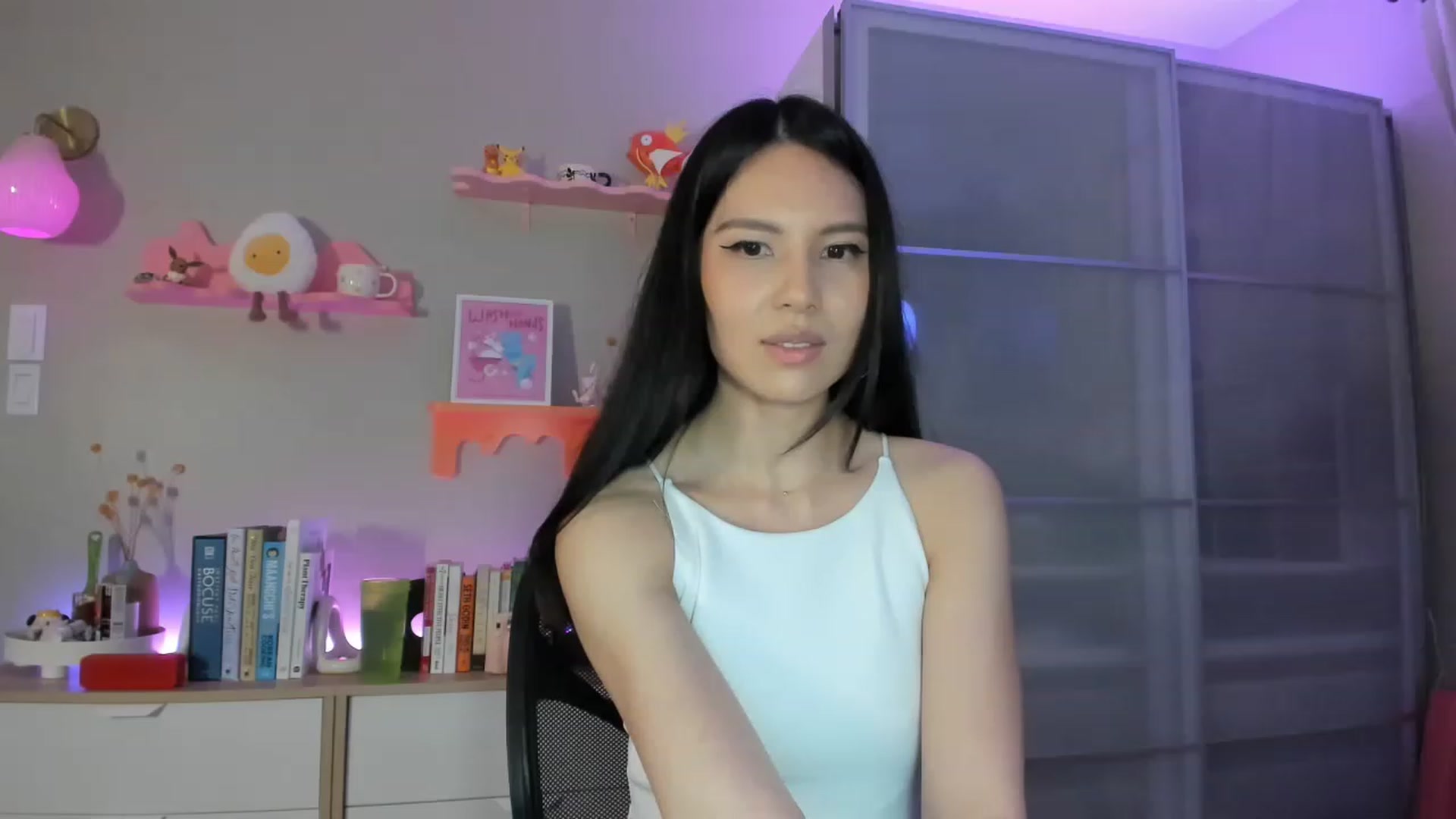 Gallery image thumbnail from eggytiff's myfreecams stream on, 01/20/2023, 07:27 image 15 of 20