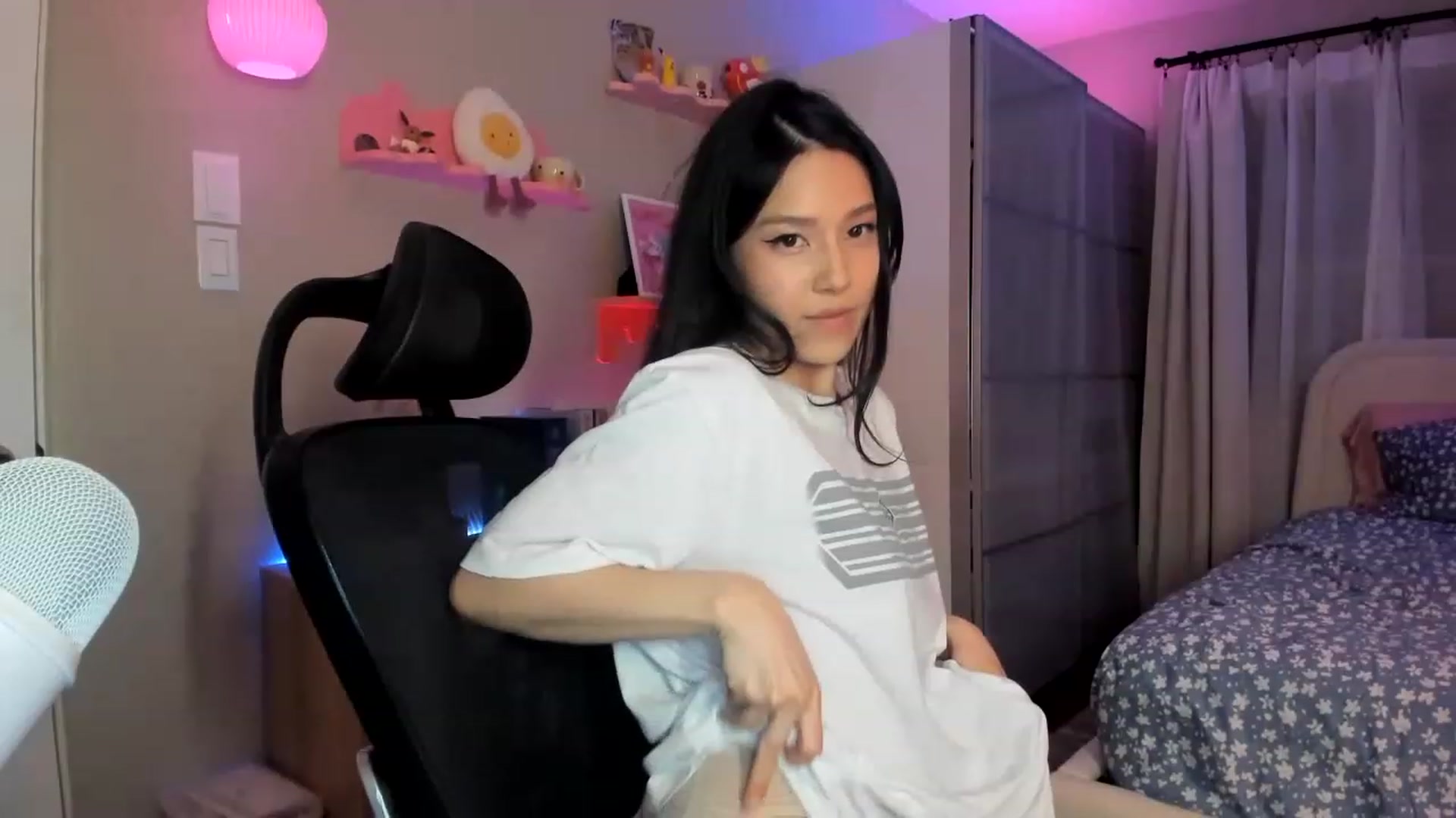 Gallery image thumbnail from eggytiff's myfreecams stream on, 03/16/2023, 04:49 image 8 of 20