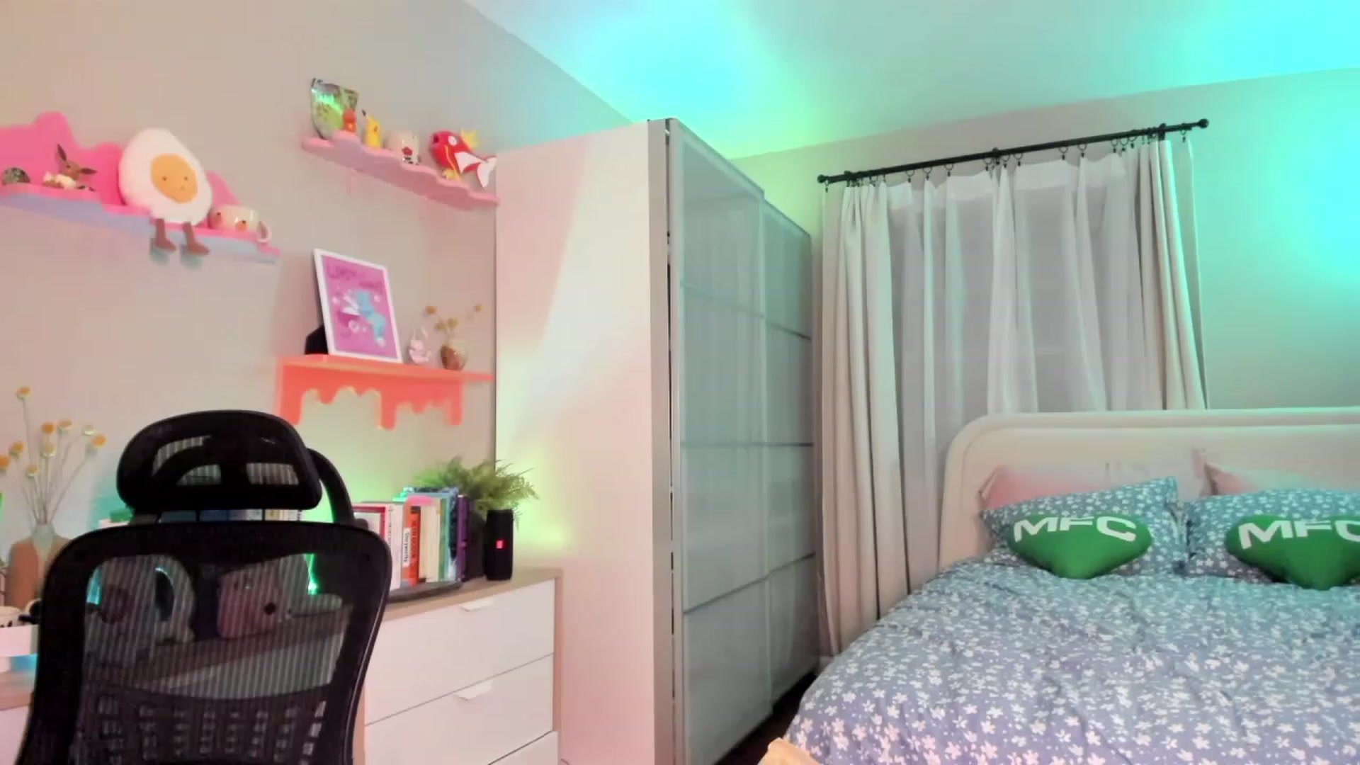 Gallery image thumbnail from eggytiff's myfreecams stream on, 03/18/2023, 04:58 image 5 of 20