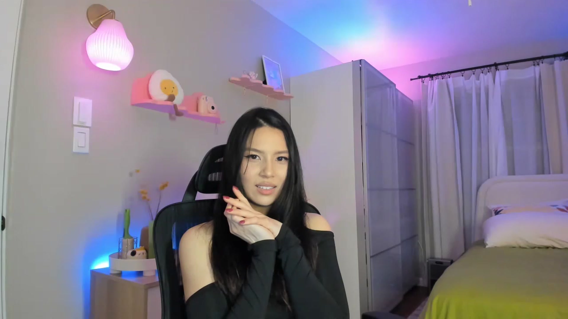 Gallery image thumbnail from eggytiff's myfreecams stream on, 04/03/2023, 06:47 image 6 of 20
