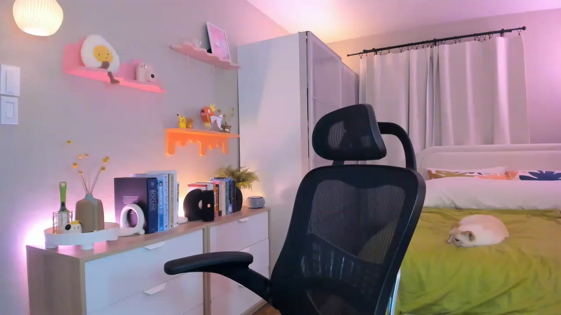 Gallery image thumbnail from eggytiff's myfreecams stream on, 04/07/2023, 06:35 image 13 of 20