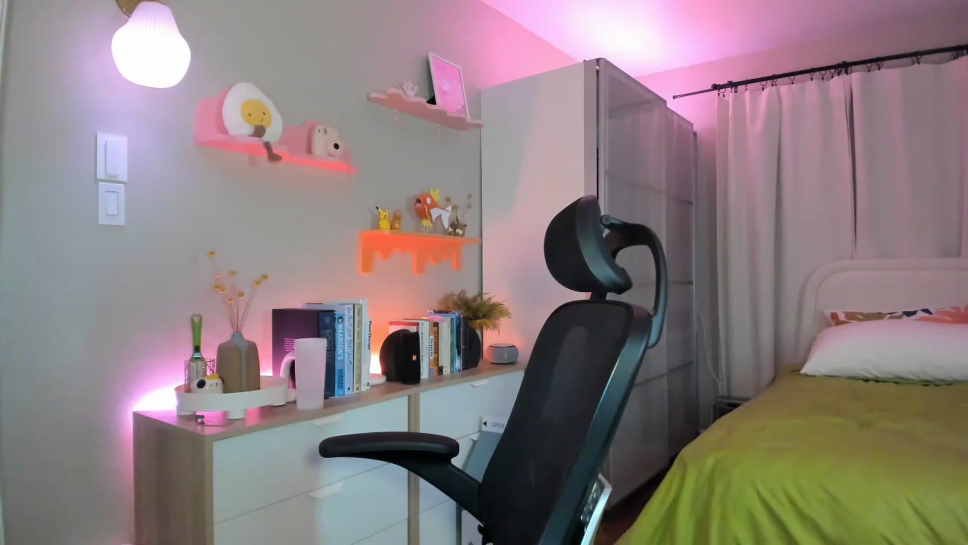 Gallery image thumbnail from eggytiff's myfreecams stream on, 04/15/2023, 06:24 image 14 of 20