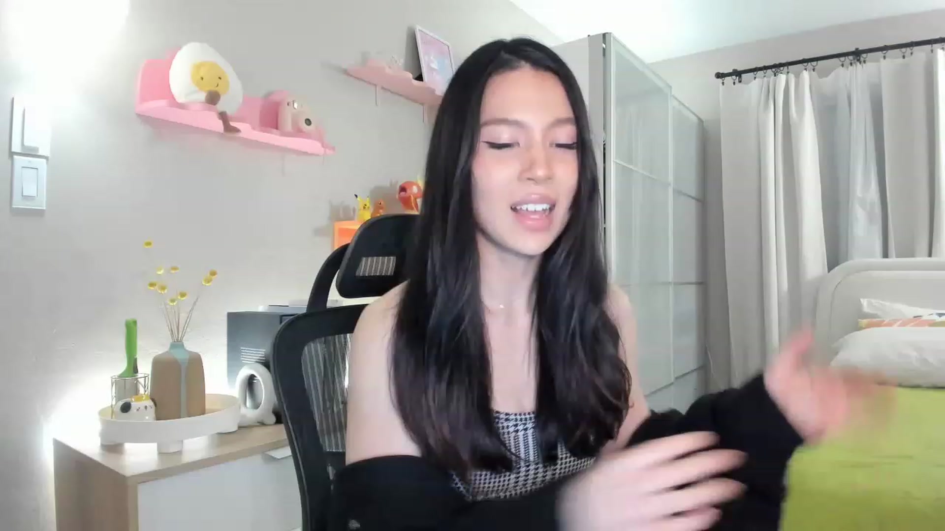 Gallery image thumbnail from eggytiff's myfreecams stream on, 04/17/2023, 05:45 image 1 of 20
