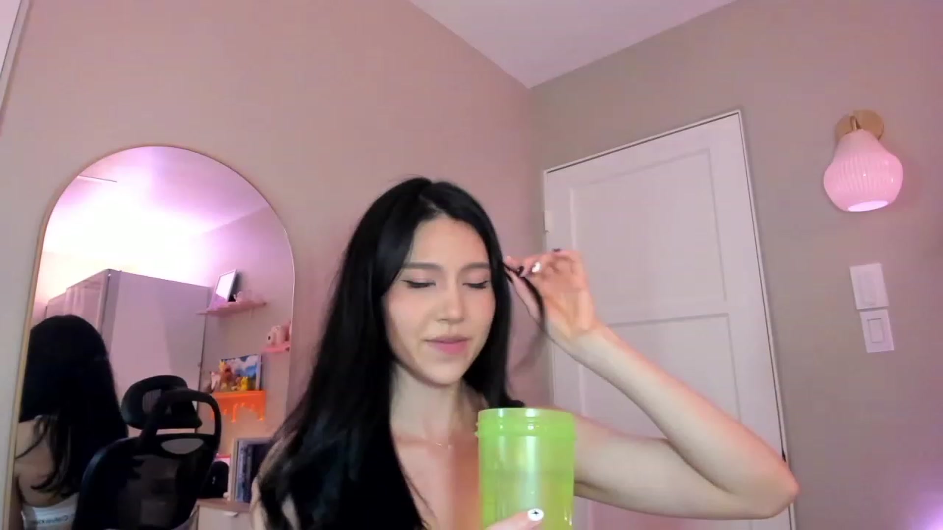 Gallery image thumbnail from eggytiff's myfreecams stream on, 04/30/2023, 07:00 image 17 of 20
