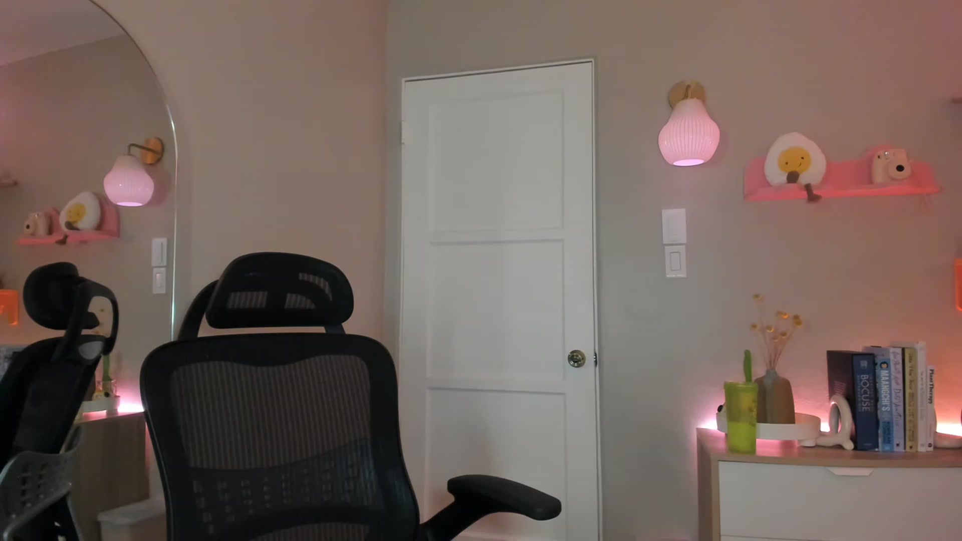 Gallery image thumbnail from eggytiff's myfreecams stream on, 05/07/2023, 07:11 image 2 of 20