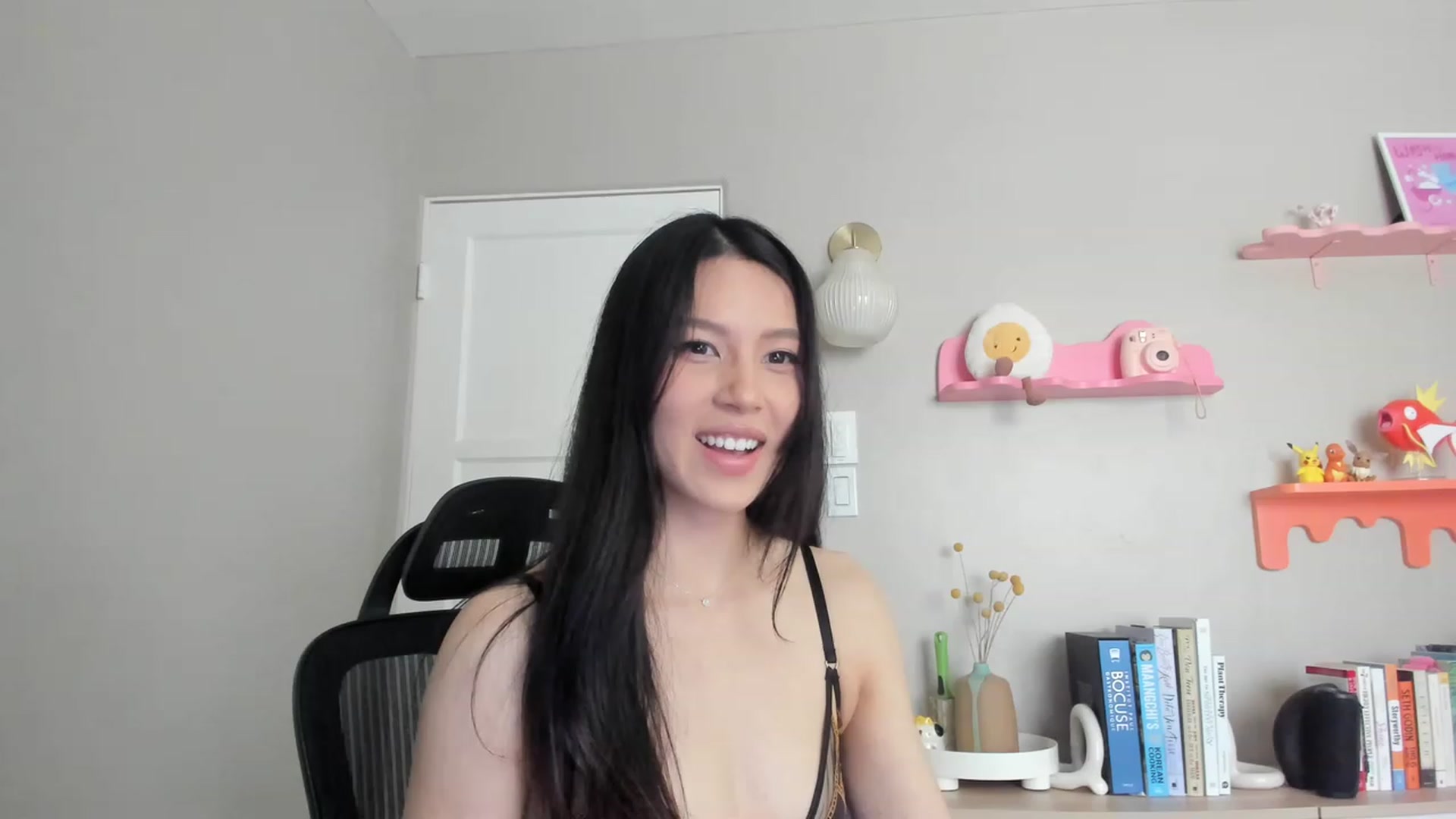 Gallery image thumbnail from eggytiff's myfreecams stream on, 05/11/2023, 24:03 image 1 of 20