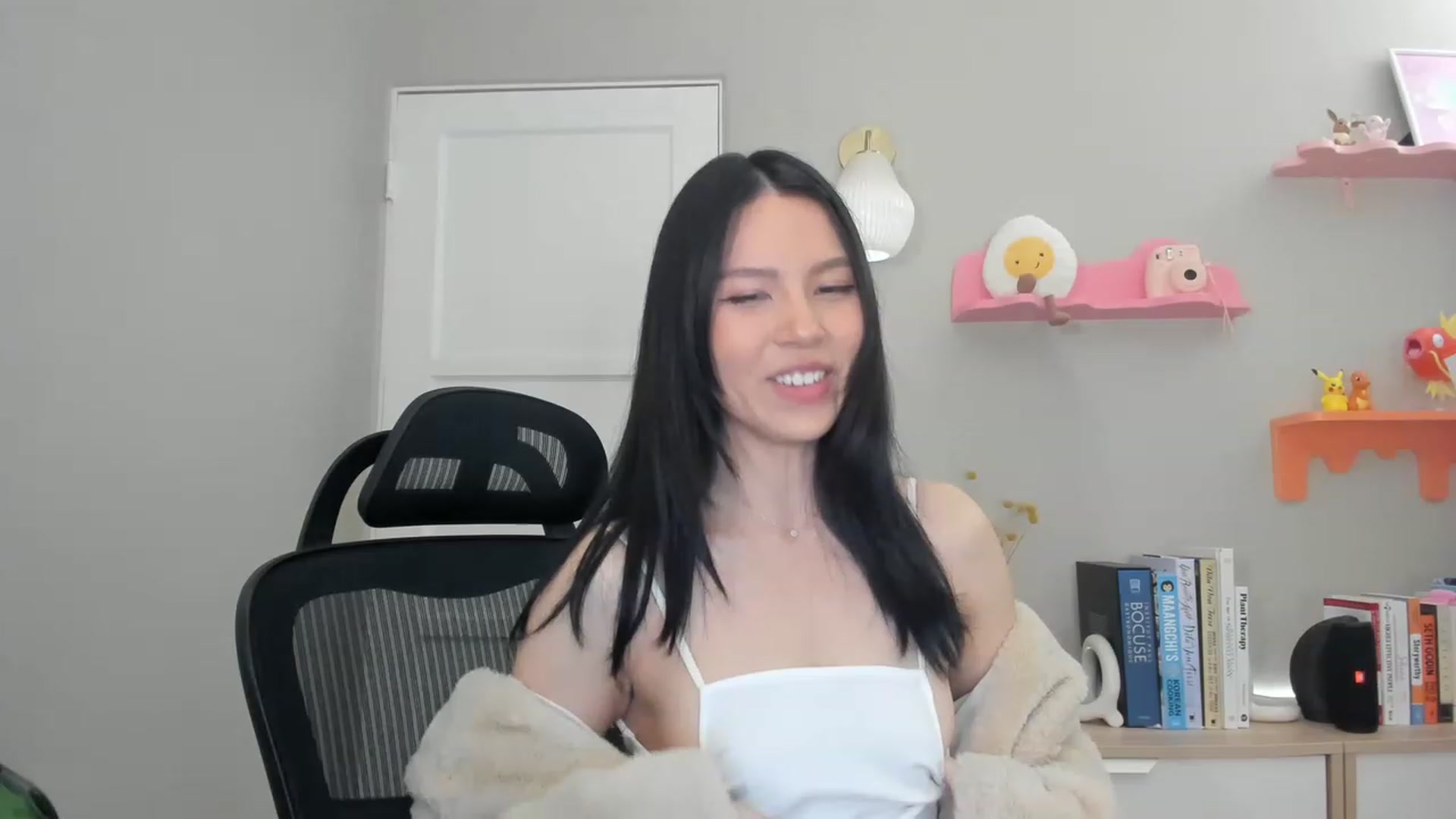 Gallery image thumbnail from eggytiff's myfreecams stream on, 05/14/2023, 04:43 image 9 of 20