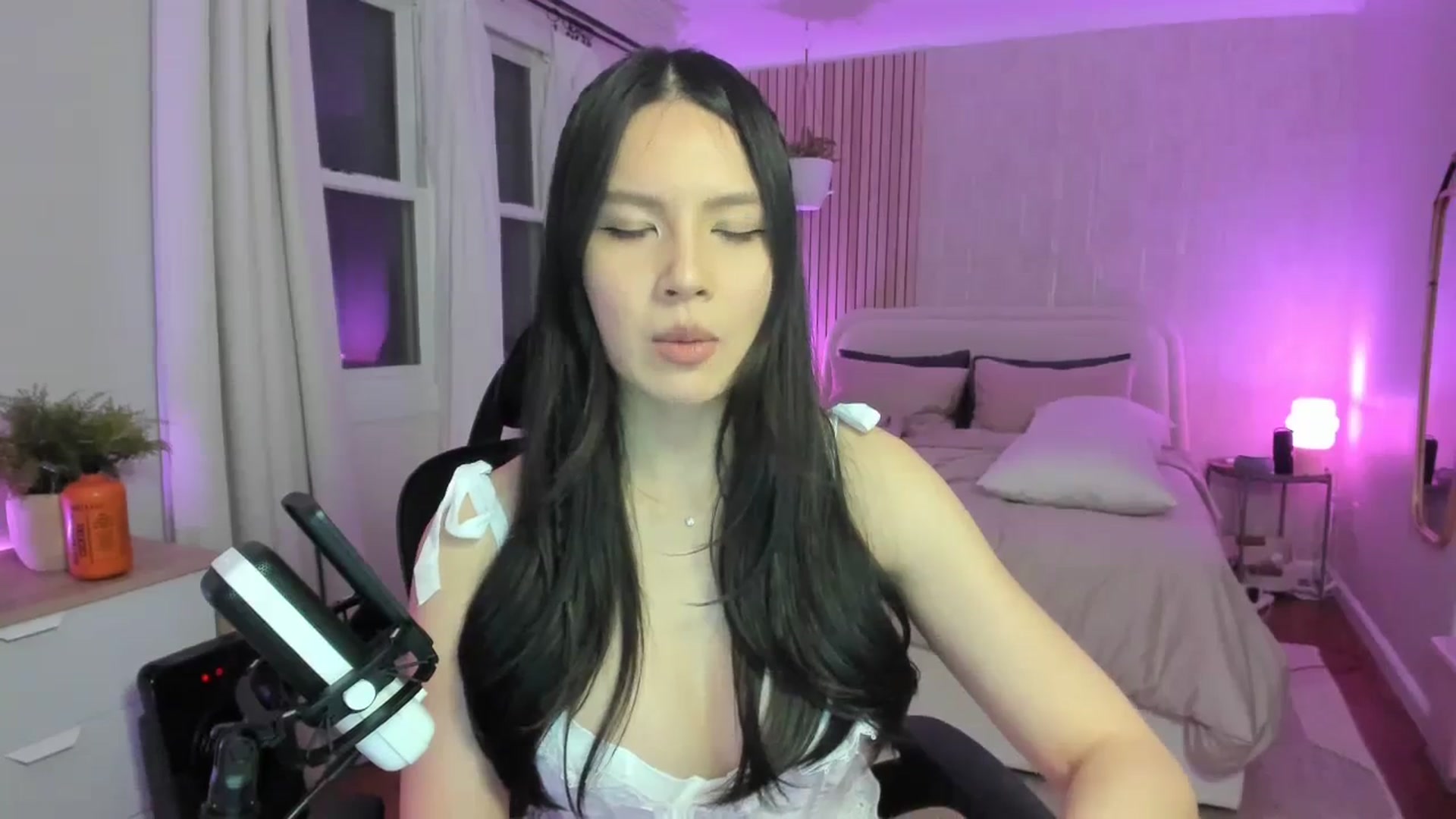 Gallery image thumbnail from eggytiff's myfreecams stream on, 01/14/2024, 07:58 image 13 of 20