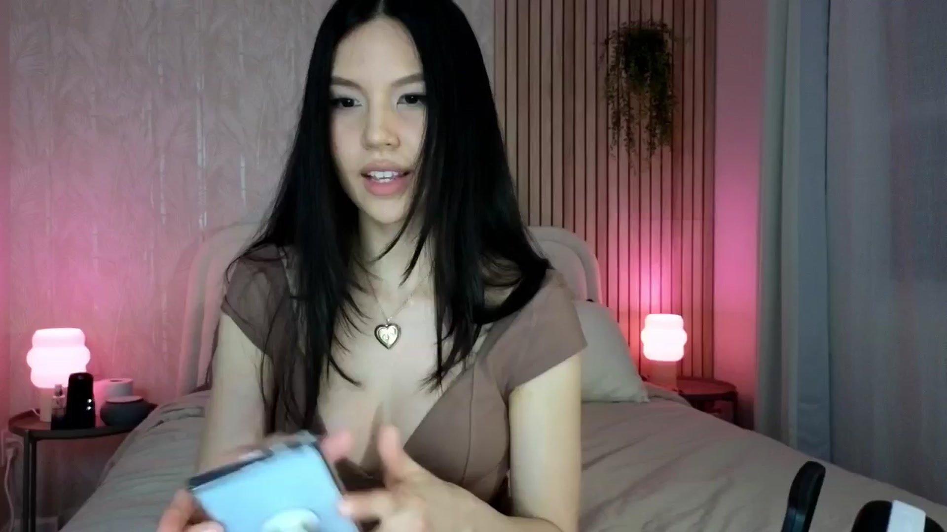 Gallery image thumbnail from eggytiff's myfreecams stream on, 04/11/2024, 05:54 image 2 of 20
