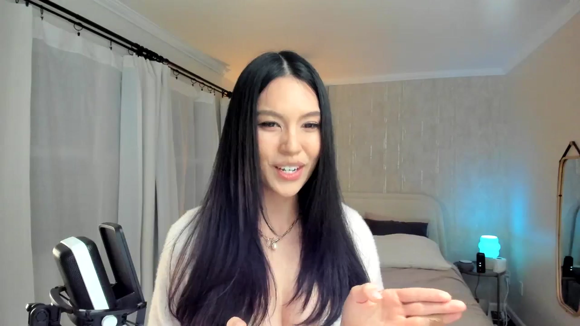 Gallery image thumbnail from eggytiff's myfreecams stream on, 04/15/2024, 04:49 image 7 of 20
