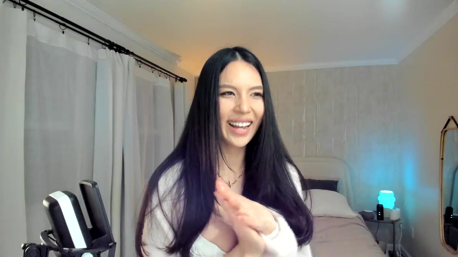 Gallery image thumbnail from eggytiff's myfreecams stream on, 04/15/2024, 04:49 image 13 of 20