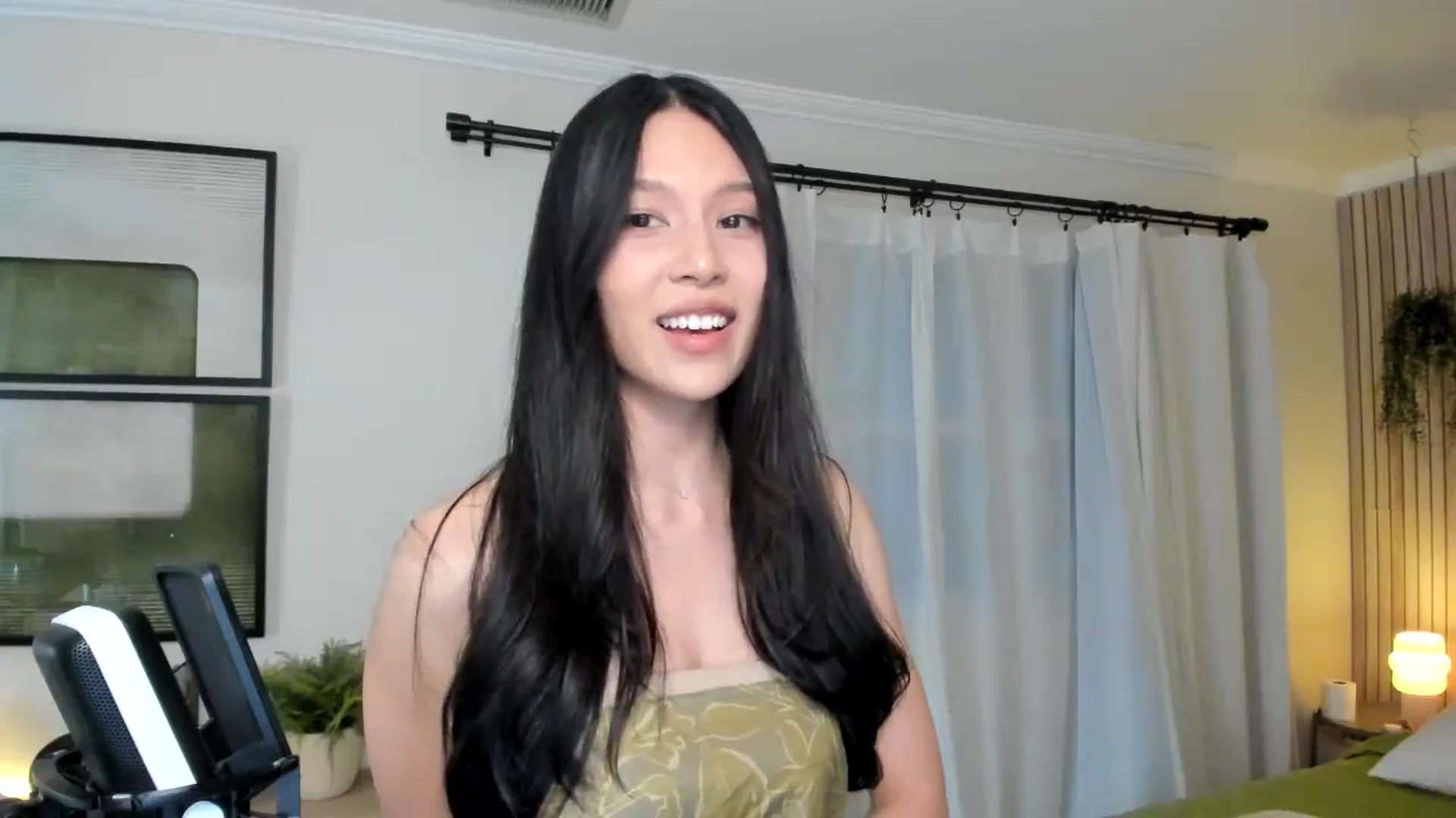 Gallery image thumbnail from eggytiff's myfreecams stream on, 05/23/2024, 03:50 image 4 of 20