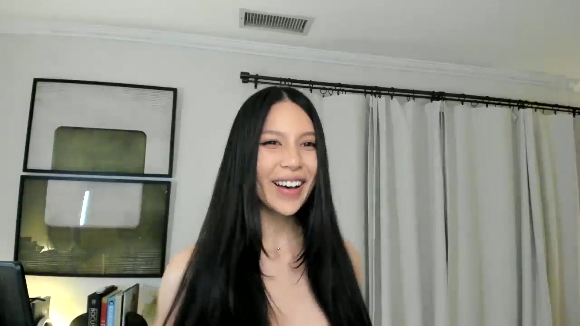 Gallery image thumbnail from eggytiff's myfreecams stream on, 05/30/2024, 05:42 image 18 of 20