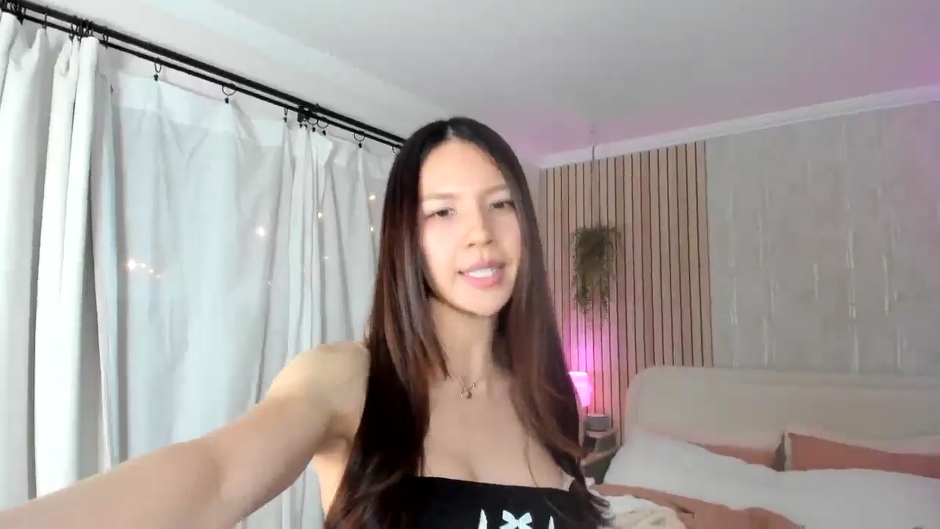 Gallery image thumbnail from eggytiff's myfreecams stream on, 04/19/2025, 05:39 image 16 of 20