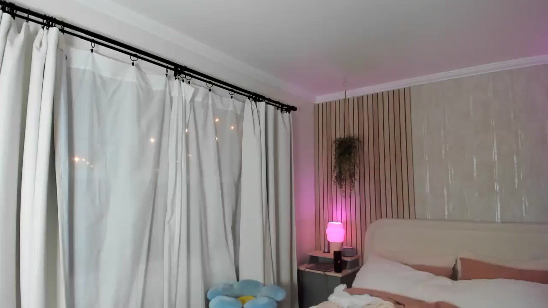 Gallery image thumbnail from eggytiff's myfreecams stream on, 04/19/2025, 05:39 image 15 of 20