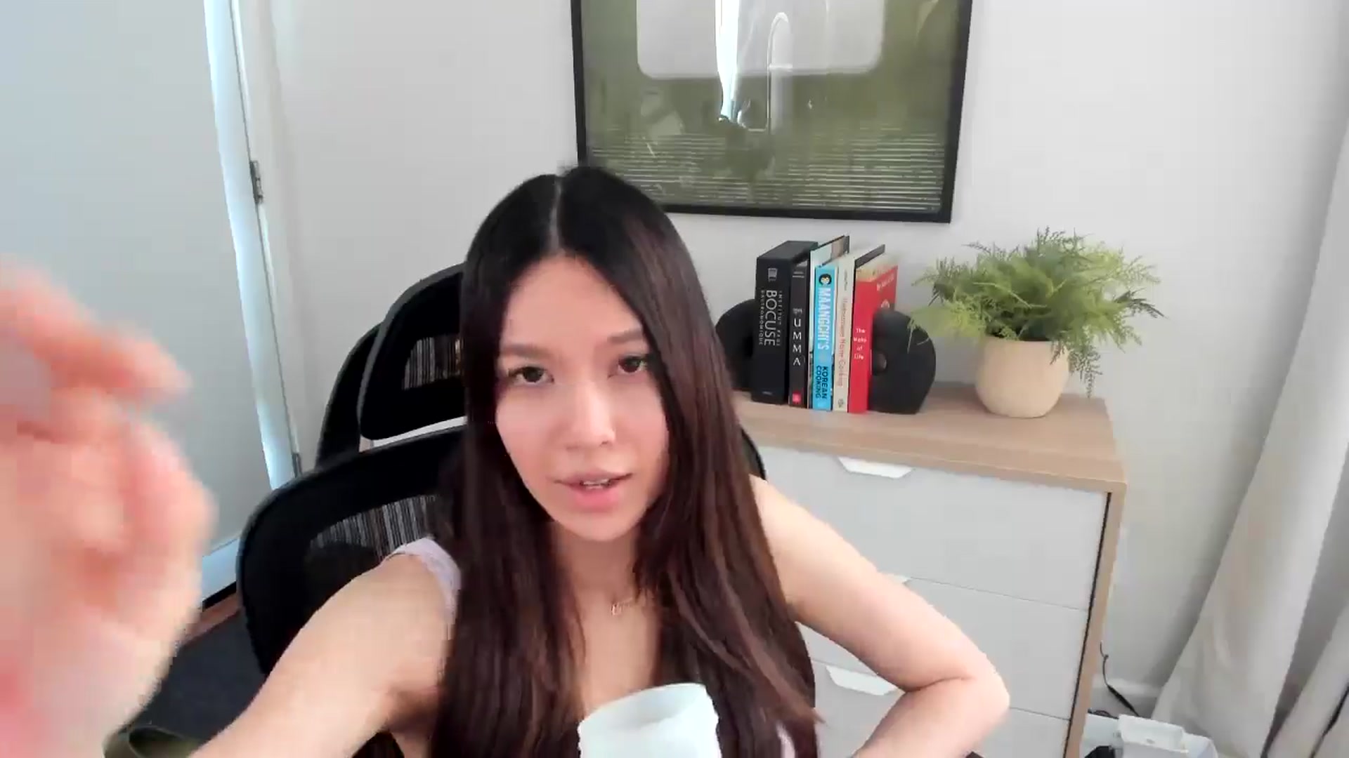 Gallery image thumbnail from eggytiff's myfreecams stream on, 04/22/2025, 24:58 image 14 of 20