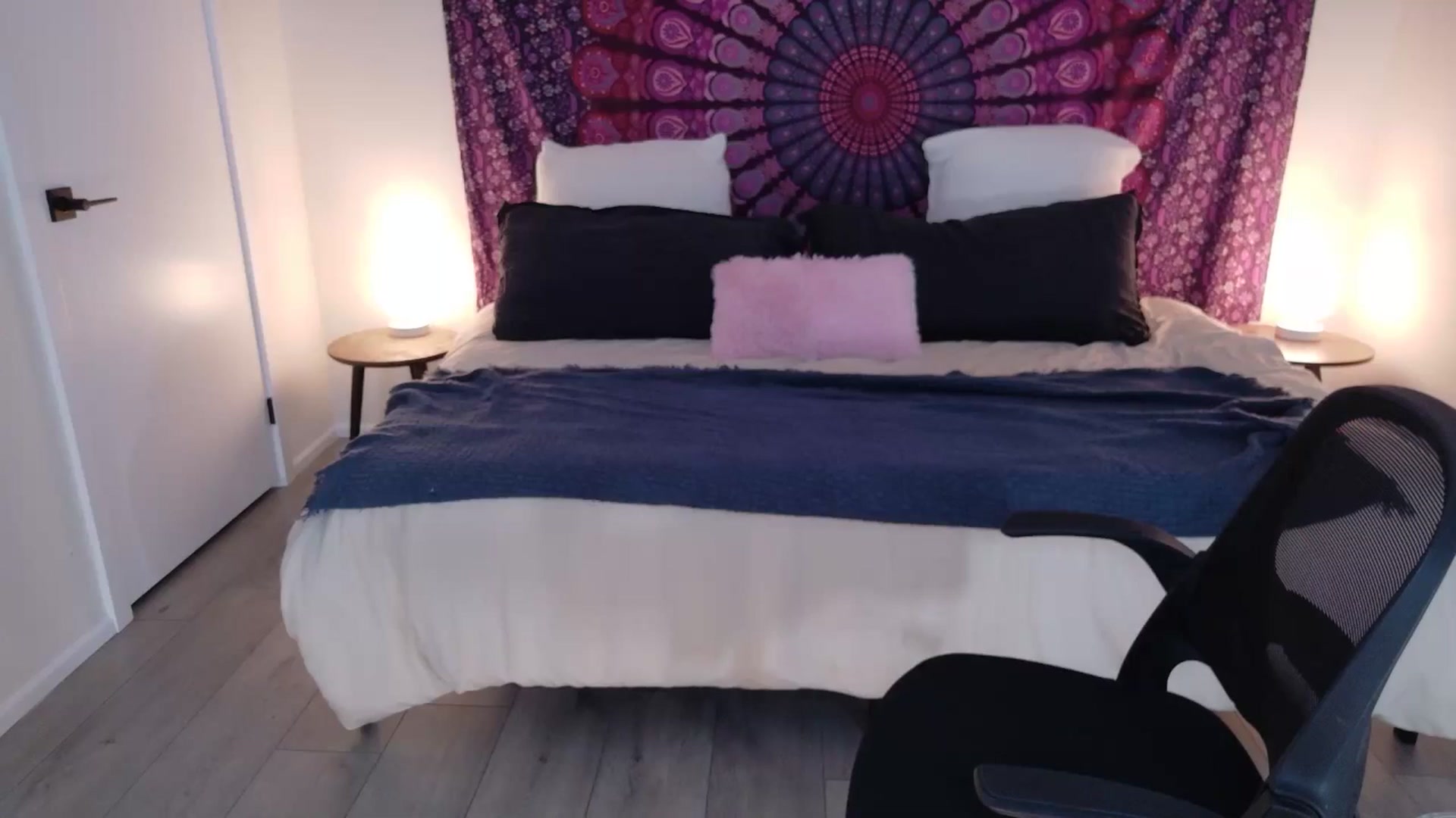 Gallery image thumbnail from eh1_Scarlett's myfreecams stream on, 01/05/2026, 09:04 image 2 of 20
