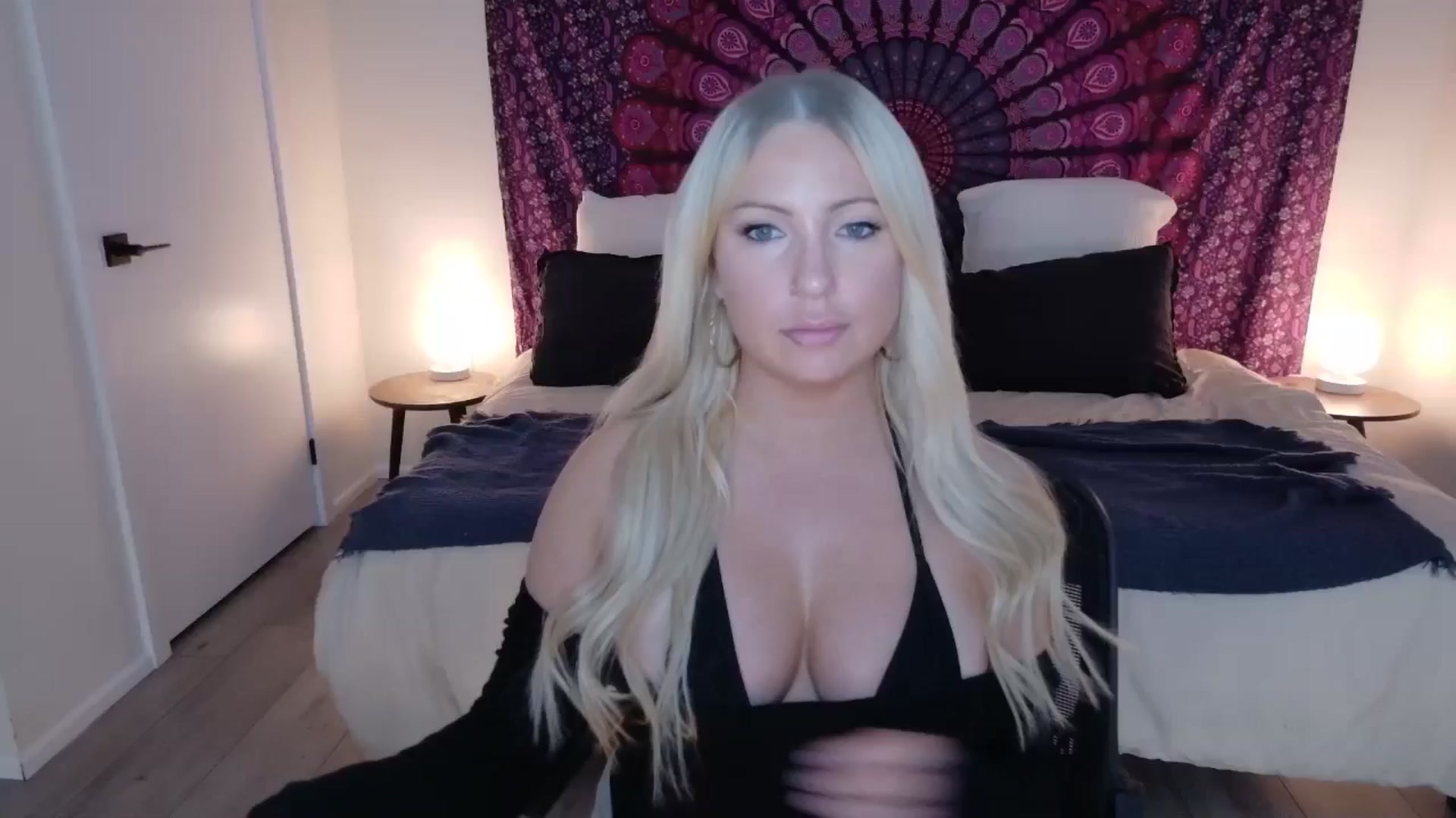 Gallery image thumbnail from eh1_Scarlett's myfreecams stream on, 01/06/2026, 07:57 image 1 of 20