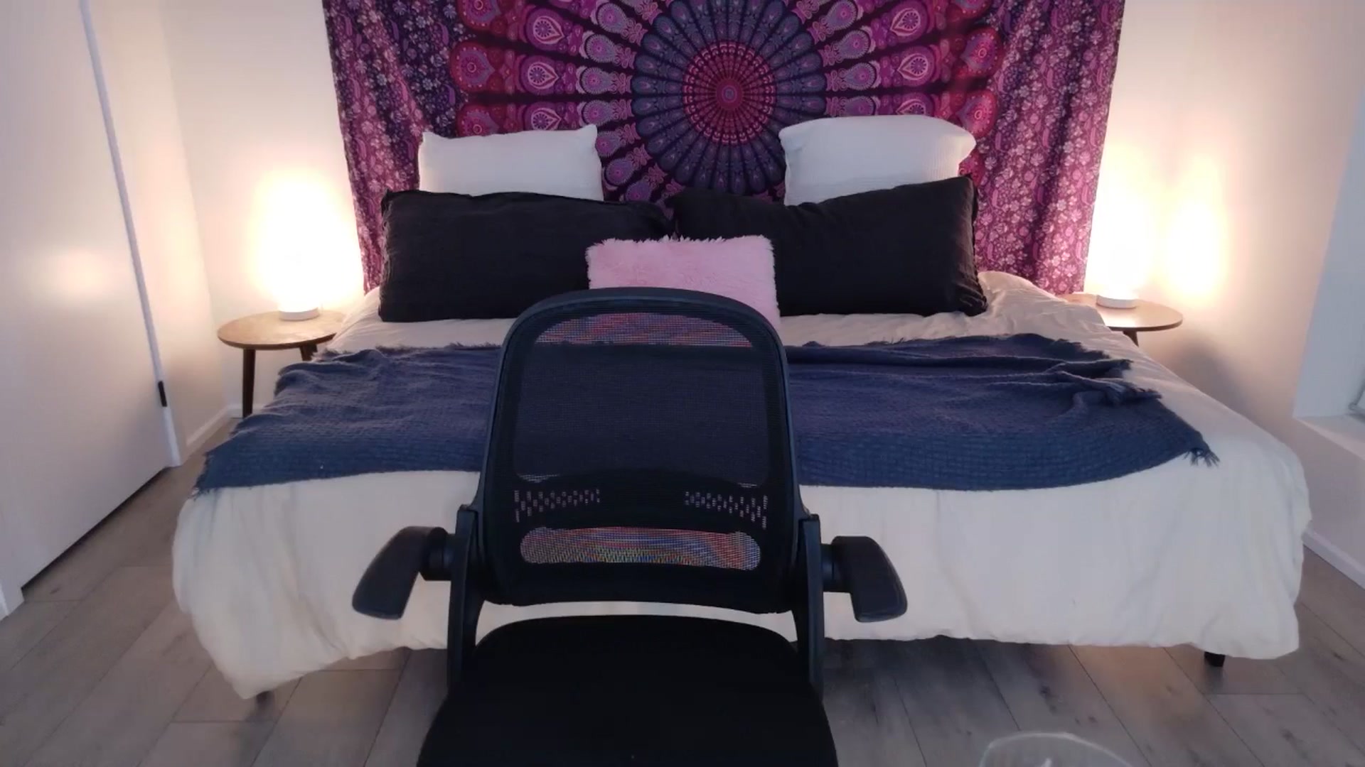 Gallery image thumbnail from eh1_Scarlett's myfreecams stream on, 01/06/2026, 10:55 image 4 of 20