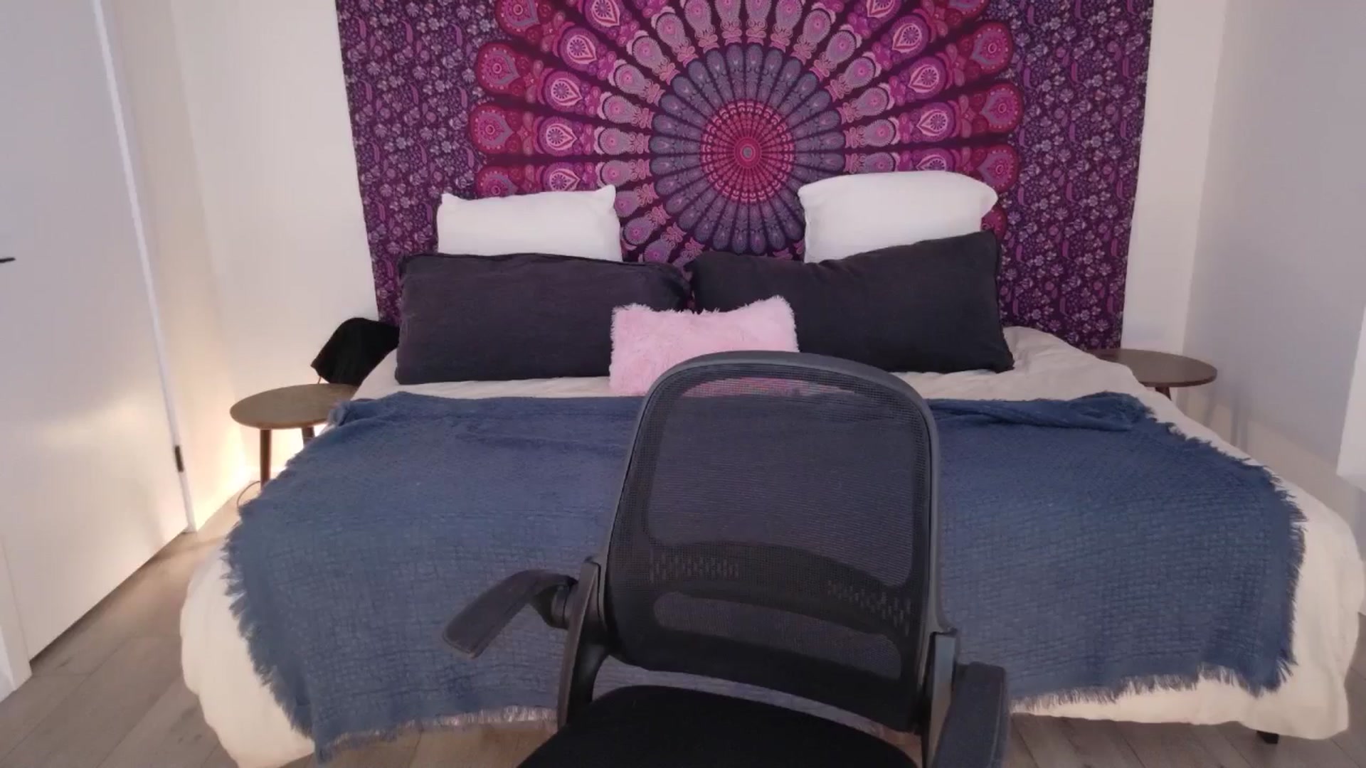 Gallery image thumbnail from eh1_Scarlett's myfreecams stream on, 01/15/2026, 05:45 image 17 of 20
