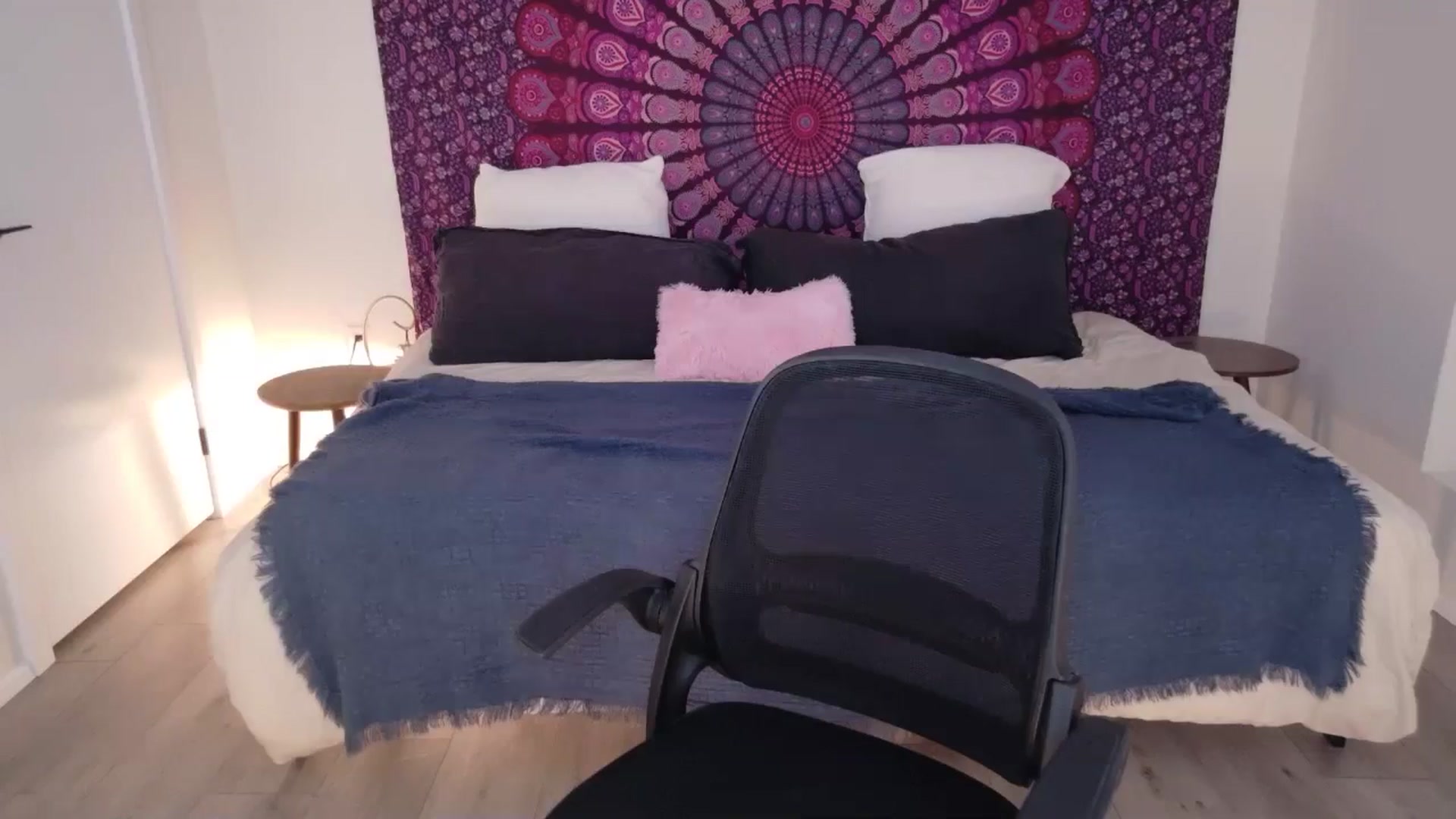 Gallery image thumbnail from eh1_Scarlett's myfreecams stream on, 01/17/2026, 10:44 image 8 of 20