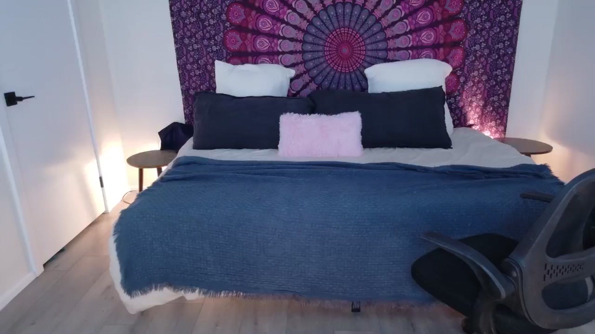 Gallery image thumbnail from eh1_Scarlett's myfreecams stream on, 01/25/2026, 09:45 image 10 of 20