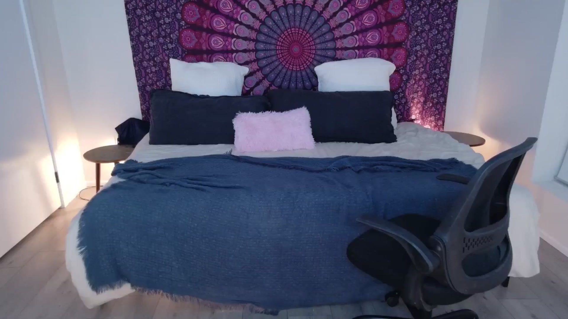 Gallery image thumbnail from eh1_Scarlett's myfreecams stream on, 02/05/2026, 07:04 image 13 of 20