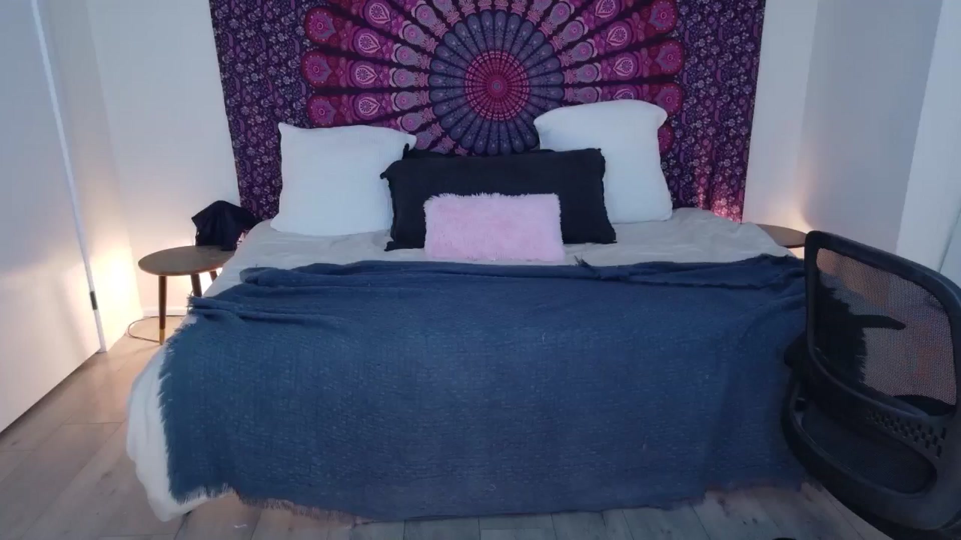 Gallery image thumbnail from eh1_Scarlett's myfreecams stream on, 02/27/2026, 01:49 image 14 of 20