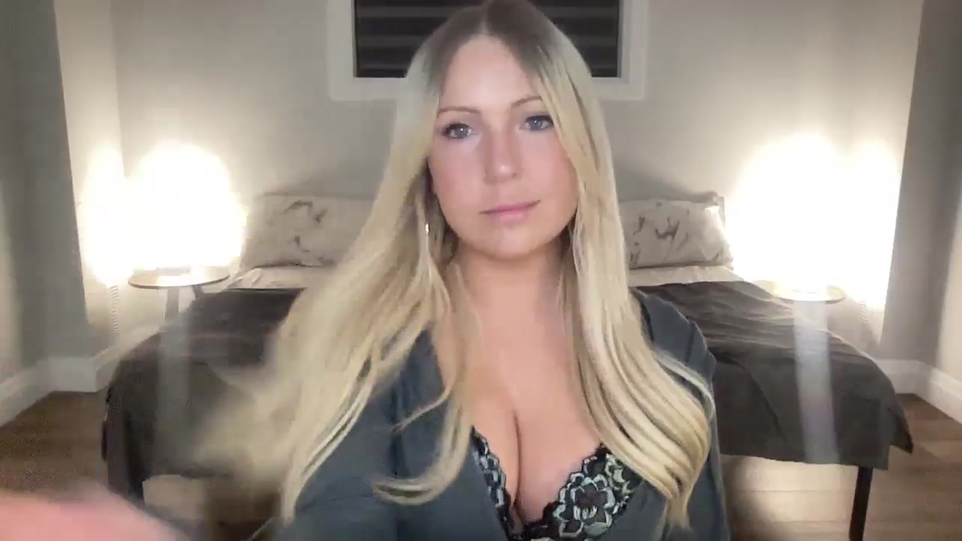 Gallery image thumbnail from eh1_Scarlett's myfreecams stream on, 03/20/2026, 04:16 image 9 of 20