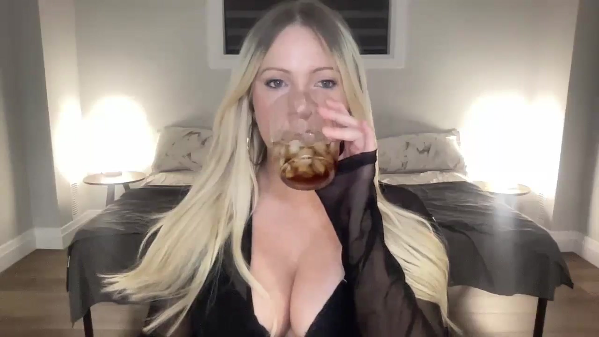 Gallery image thumbnail from eh1_Scarlett's myfreecams stream on, 03/21/2026, 04:03 image 9 of 20