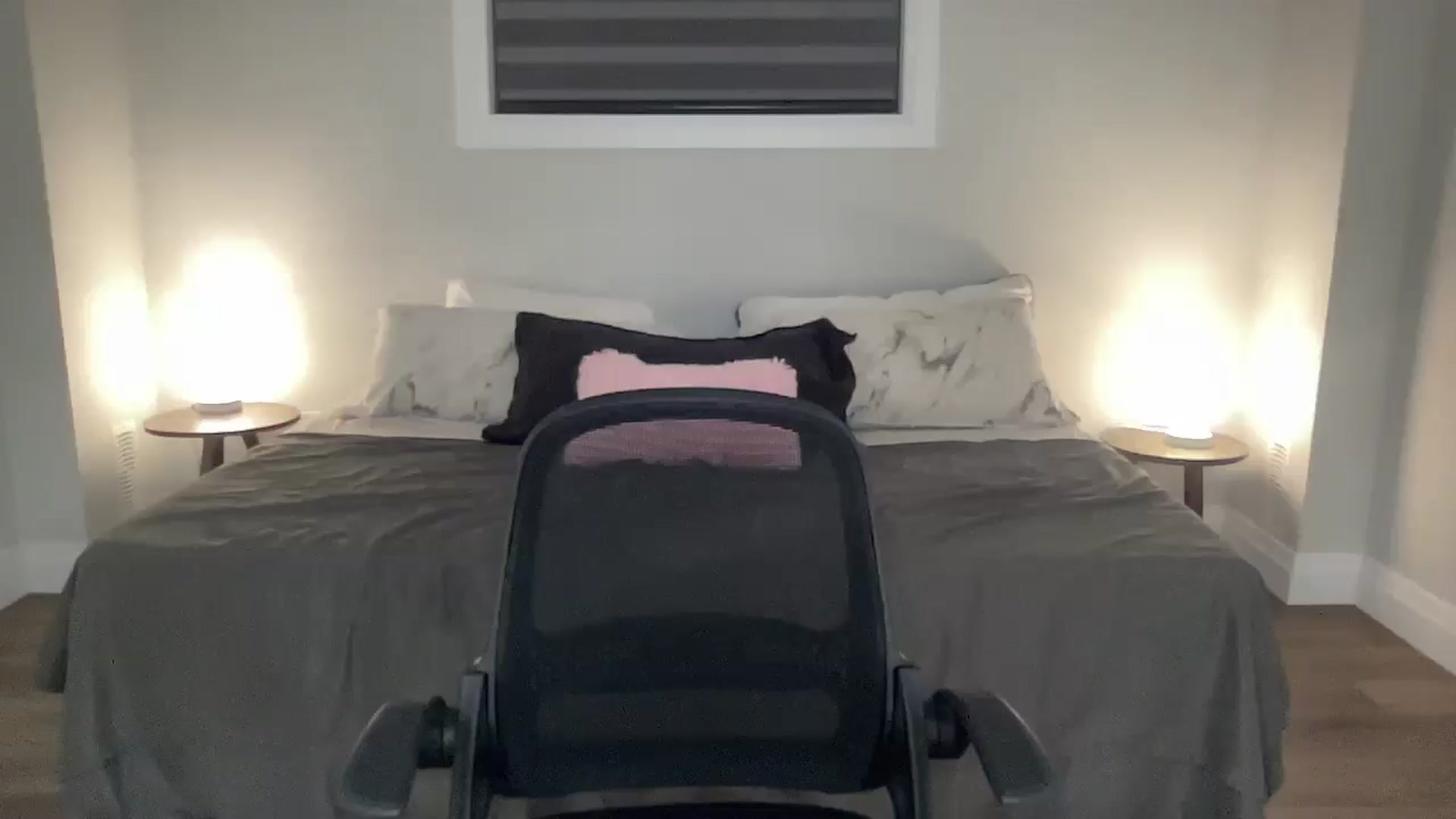 Gallery image thumbnail from eh1_Scarlett's myfreecams stream on, 04/21/2026, 03:35 image 17 of 20