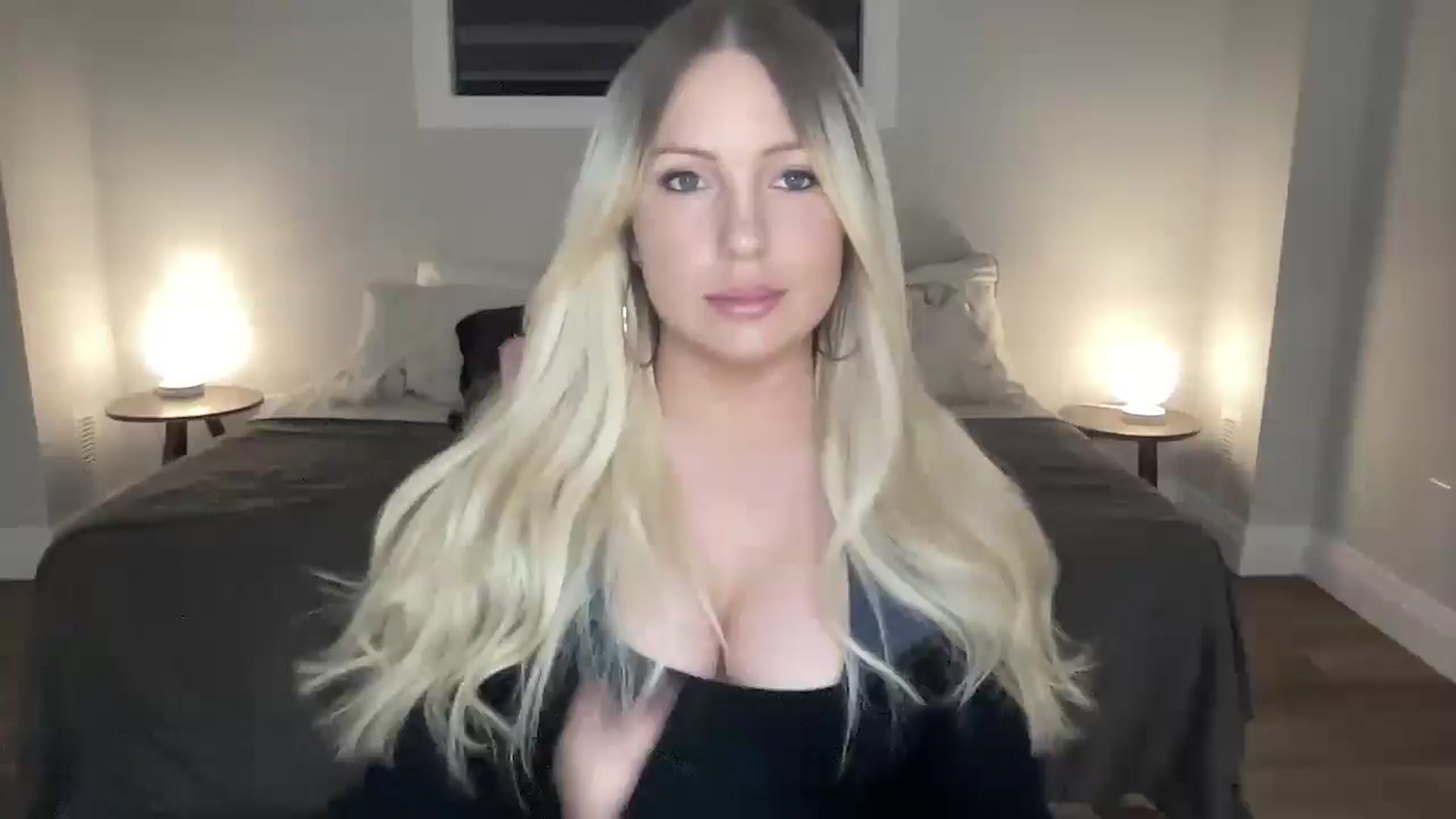 Gallery image thumbnail from eh1_Scarlett's myfreecams stream on, 04/22/2026, 04:48 image 18 of 20