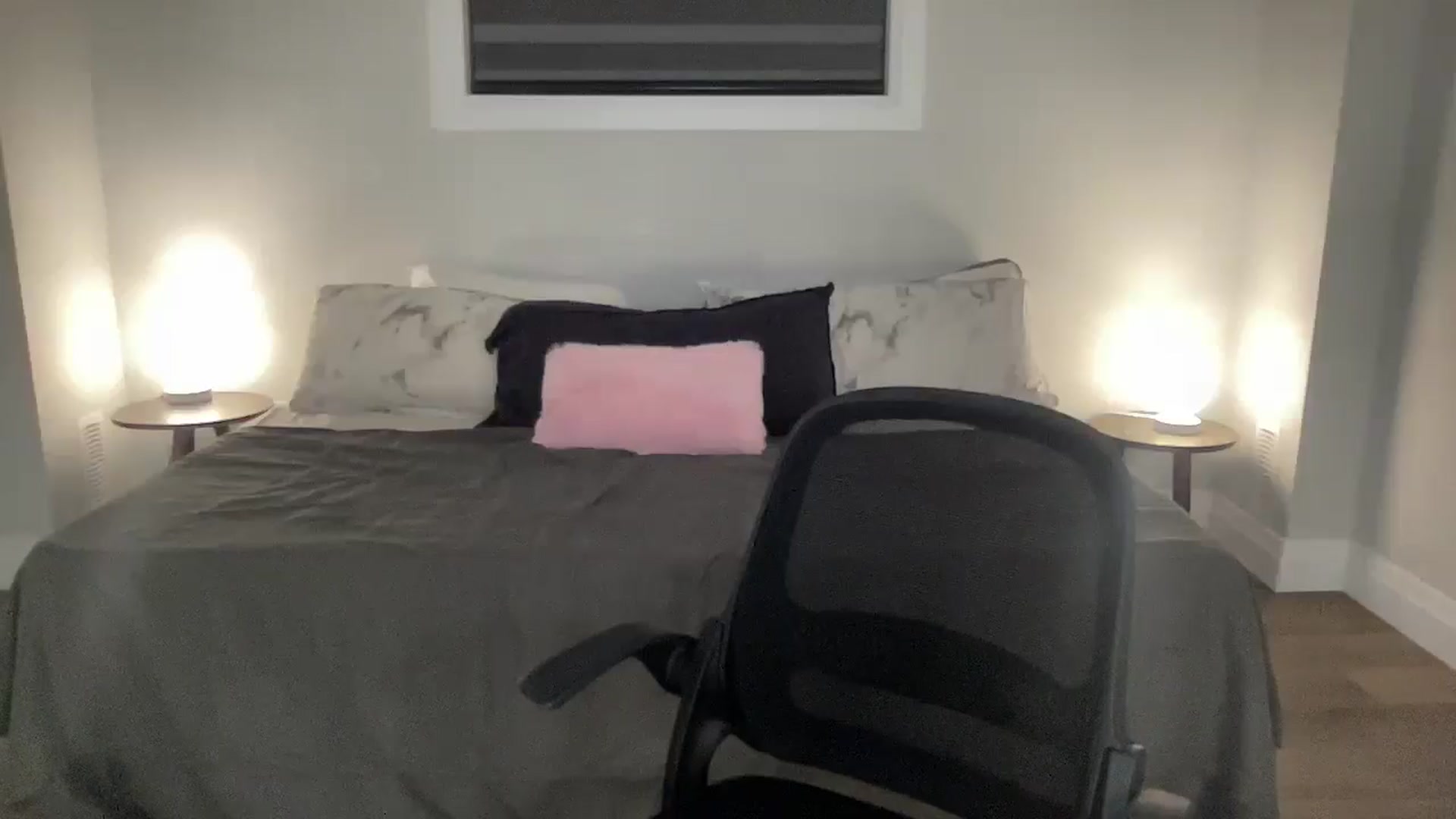 Gallery image thumbnail from eh1_Scarlett's myfreecams stream on, 04/30/2026, 05:17 image 14 of 20