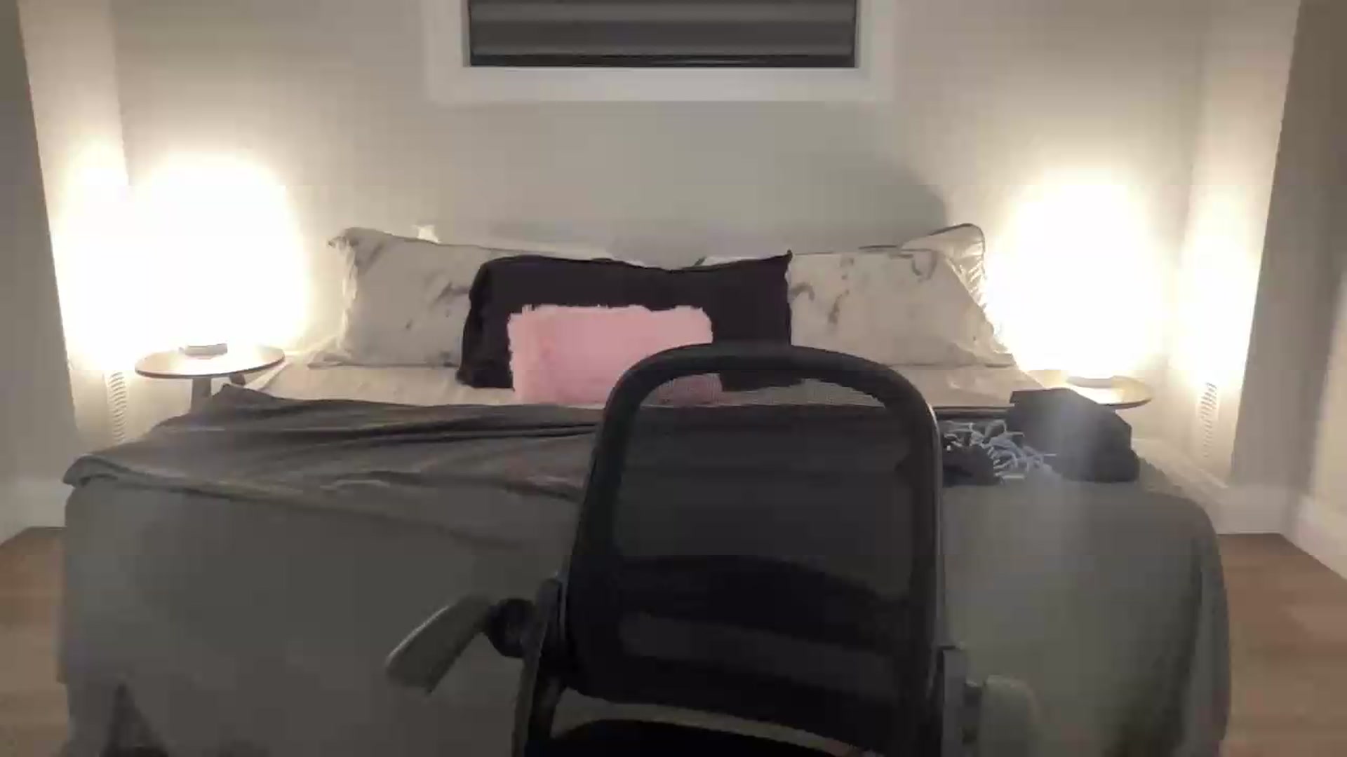 Gallery image thumbnail from eh1_Scarlett's myfreecams stream on, 05/18/2026, 06:33 image 2 of 20