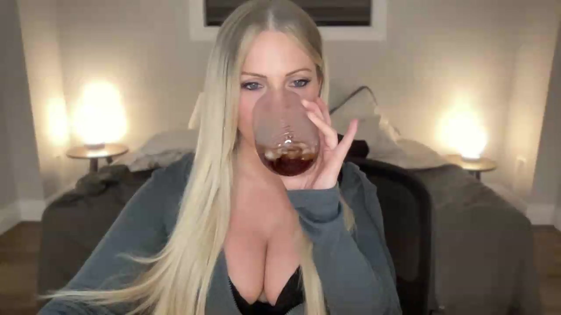 Gallery image thumbnail from eh1_Scarlett's myfreecams stream on, 06/01/2026, 08:00 image 19 of 20