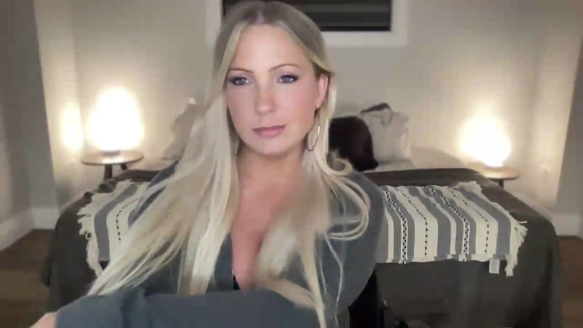 Gallery image thumbnail from eh1_Scarlett's myfreecams stream on, 06/12/2026, 08:45 image 13 of 20