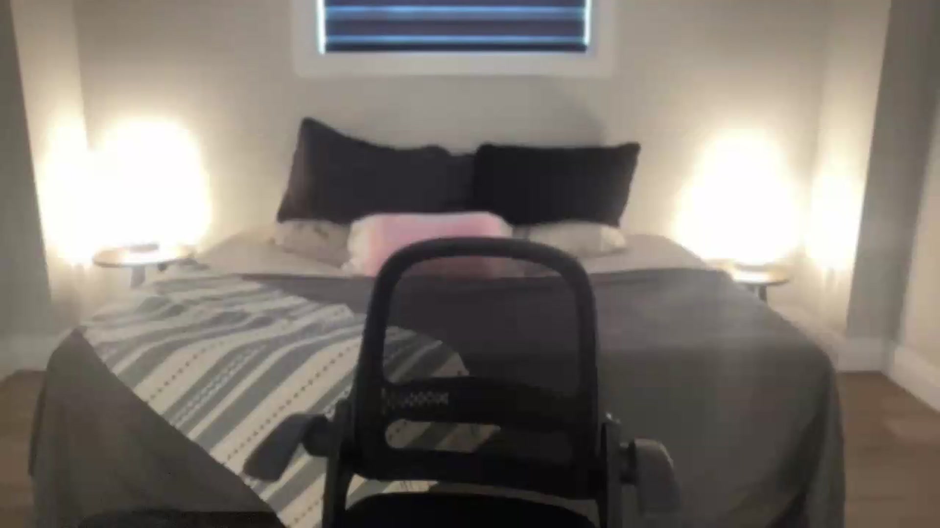 Gallery image thumbnail from eh1_Scarlett's myfreecams stream on, 07/12/2026, 22:24 image 16 of 20