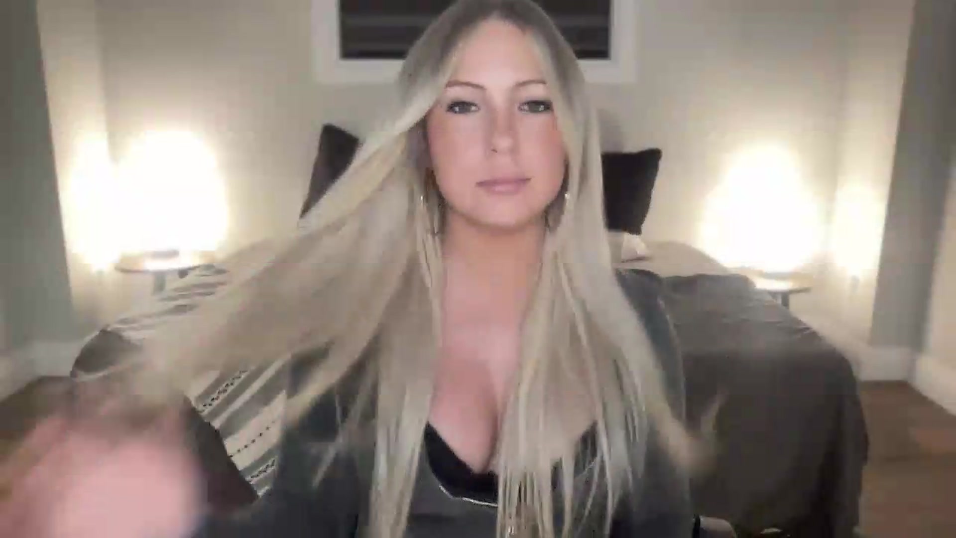 Gallery image thumbnail from eh1_Scarlett's myfreecams stream on, 07/16/2026, 03:48 image 12 of 20