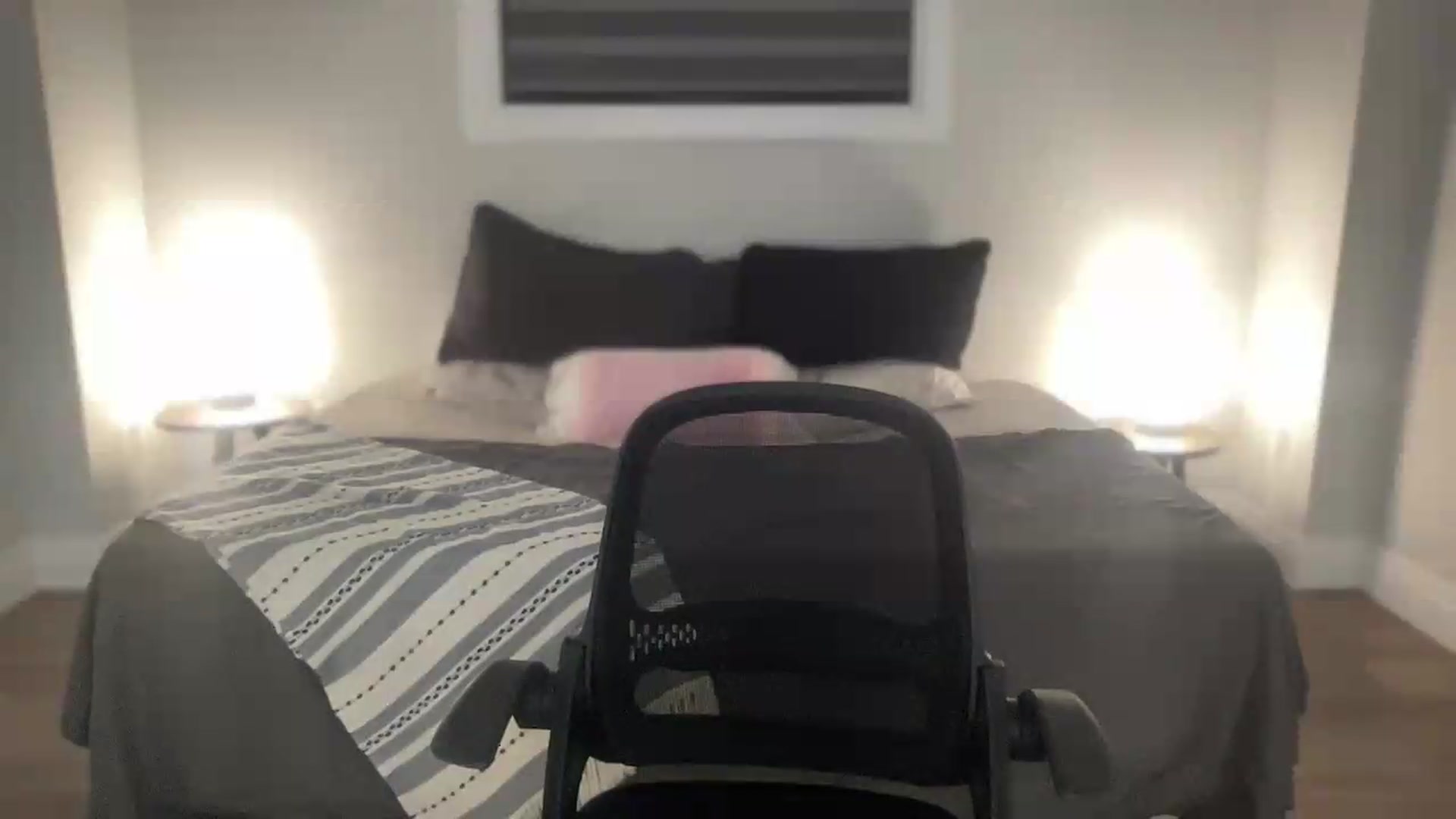Gallery image thumbnail from eh1_Scarlett's myfreecams stream on, 07/16/2026, 05:57 image 20 of 20