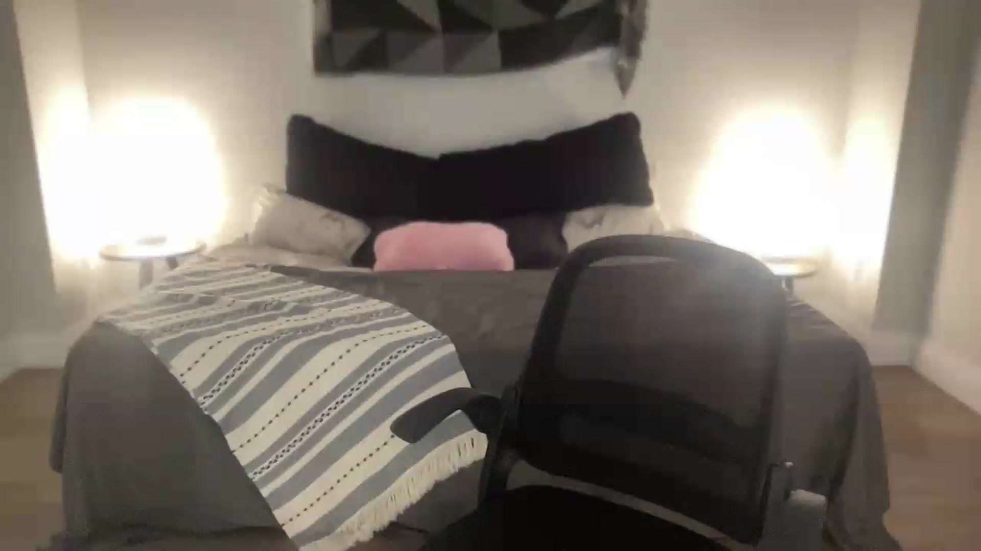 Gallery image thumbnail from eh1_Scarlett's myfreecams stream on, 07/20/2026, 04:28 image 10 of 20