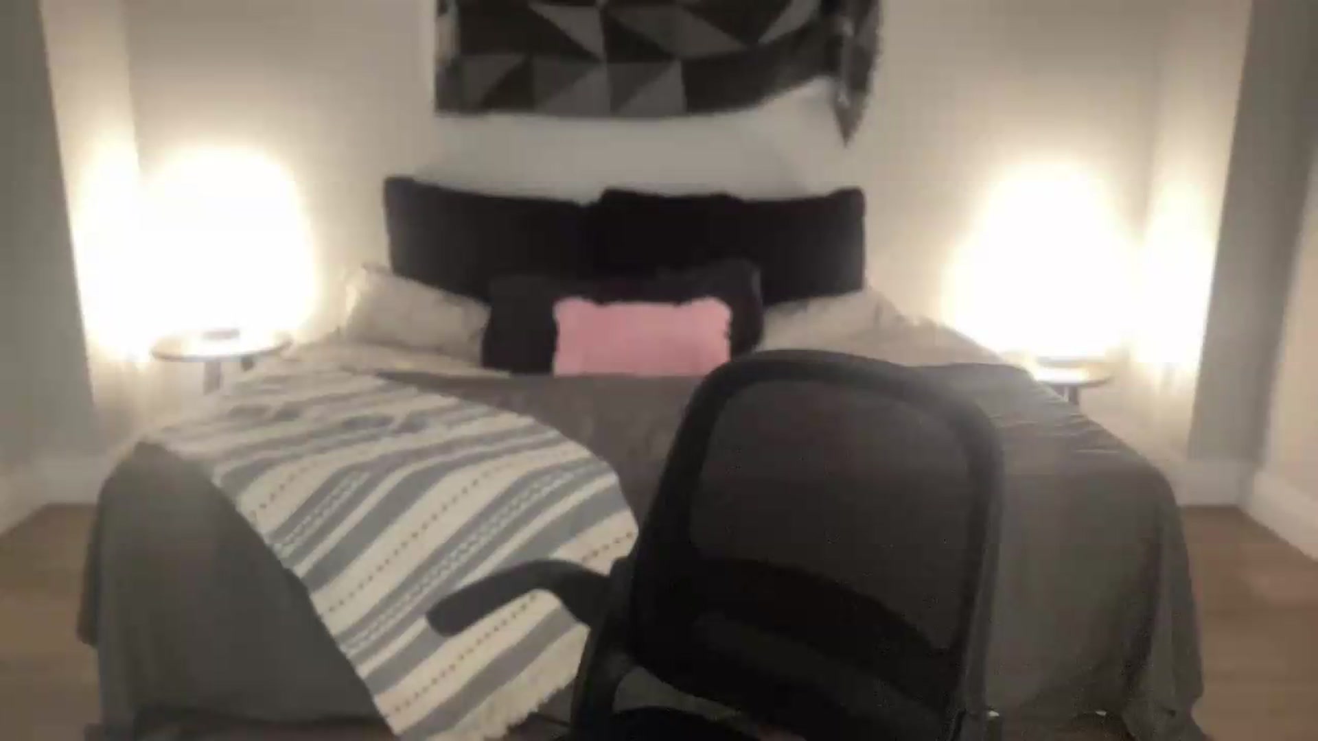 Gallery image thumbnail from eh1_Scarlett's myfreecams stream on, 07/20/2026, 06:31 image 9 of 20
