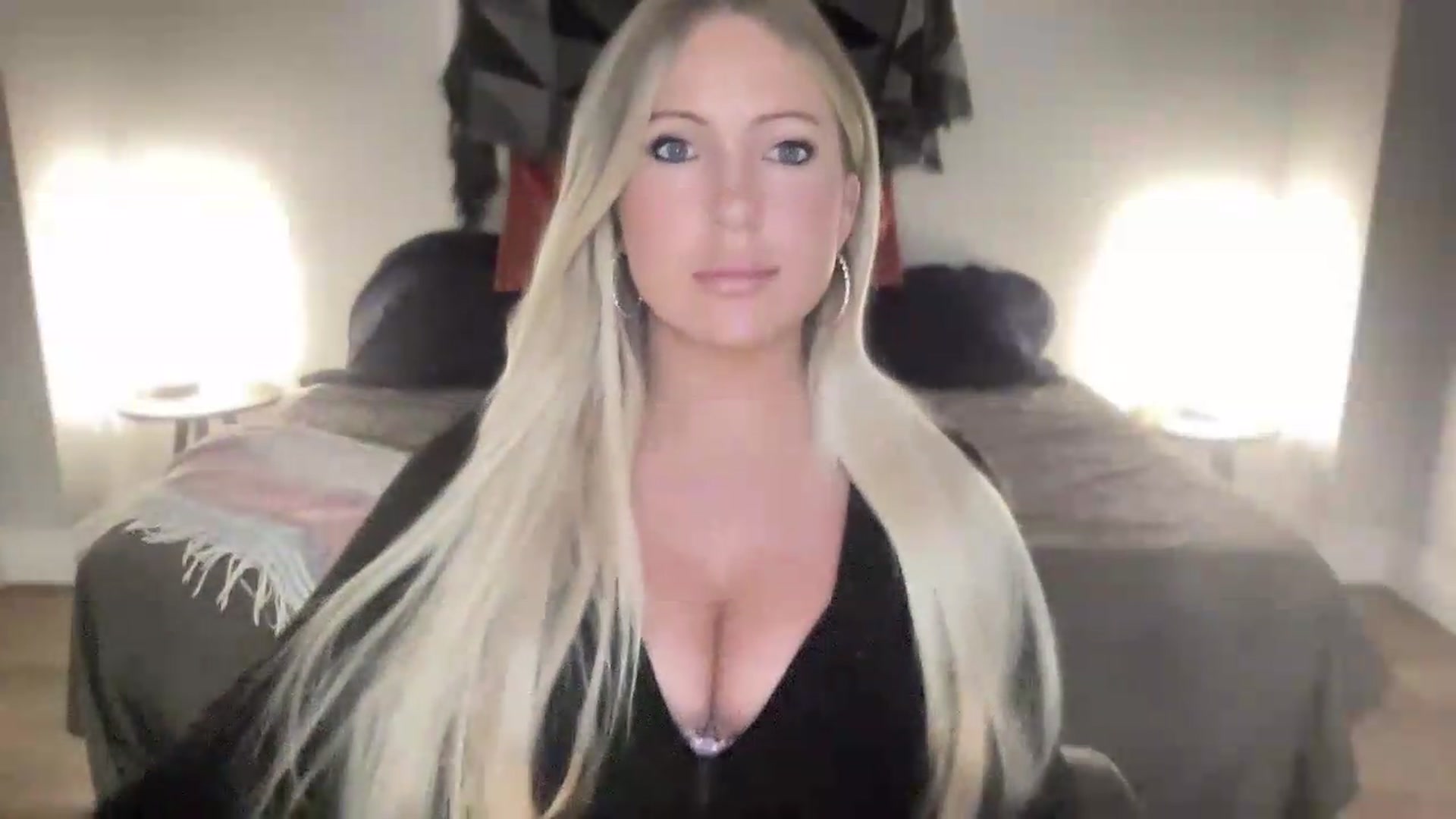 Gallery image thumbnail from eh1_Scarlett's myfreecams stream on, 08/16/2026, 03:49 image 2 of 20