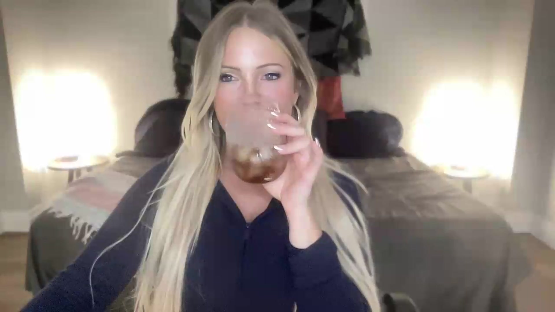 Gallery image thumbnail from eh1_Scarlett's myfreecams stream on, 08/17/2026, 03:17 image 19 of 20