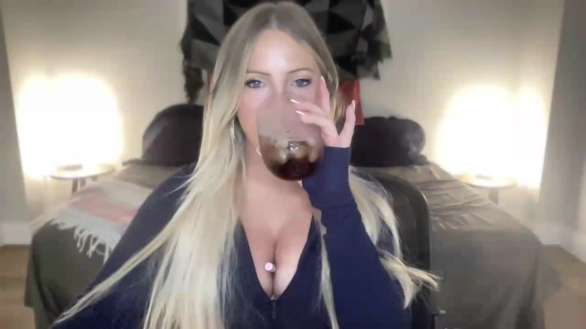 Gallery image thumbnail from eh1_Scarlett's myfreecams stream on, 08/17/2026, 03:17 image 7 of 20