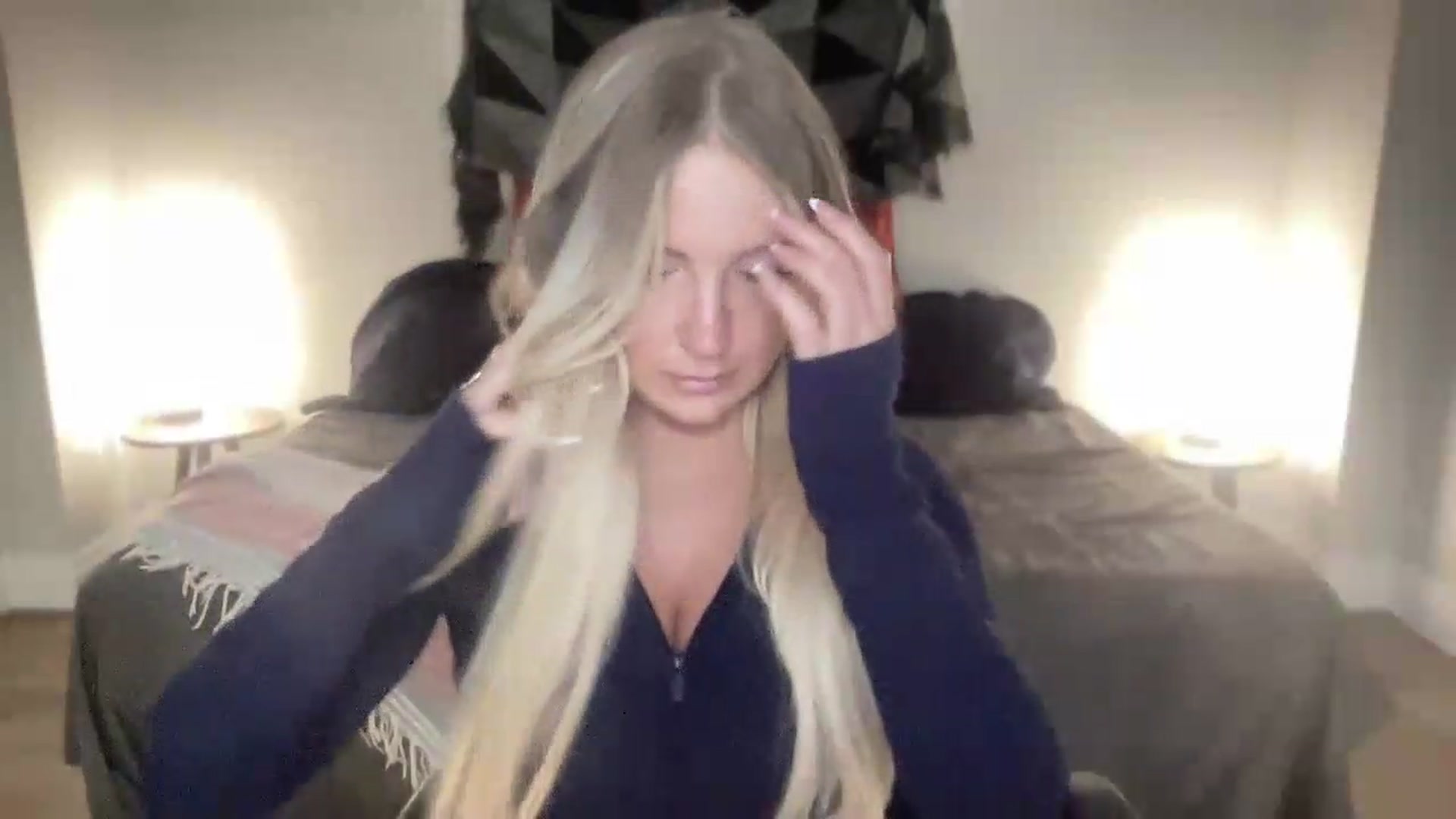 Gallery image thumbnail from eh1_Scarlett's myfreecams stream on, 08/17/2026, 06:43 image 9 of 20